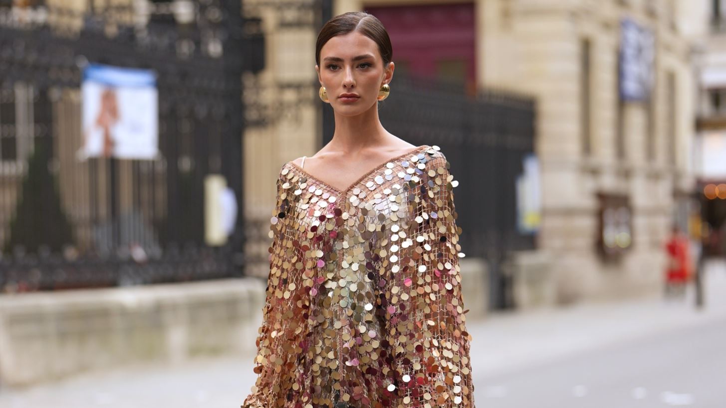 Οι πιο μοντέρνοι τρόποι για να φορέσεις τις παγιέτες την περίοδο των γιορτών