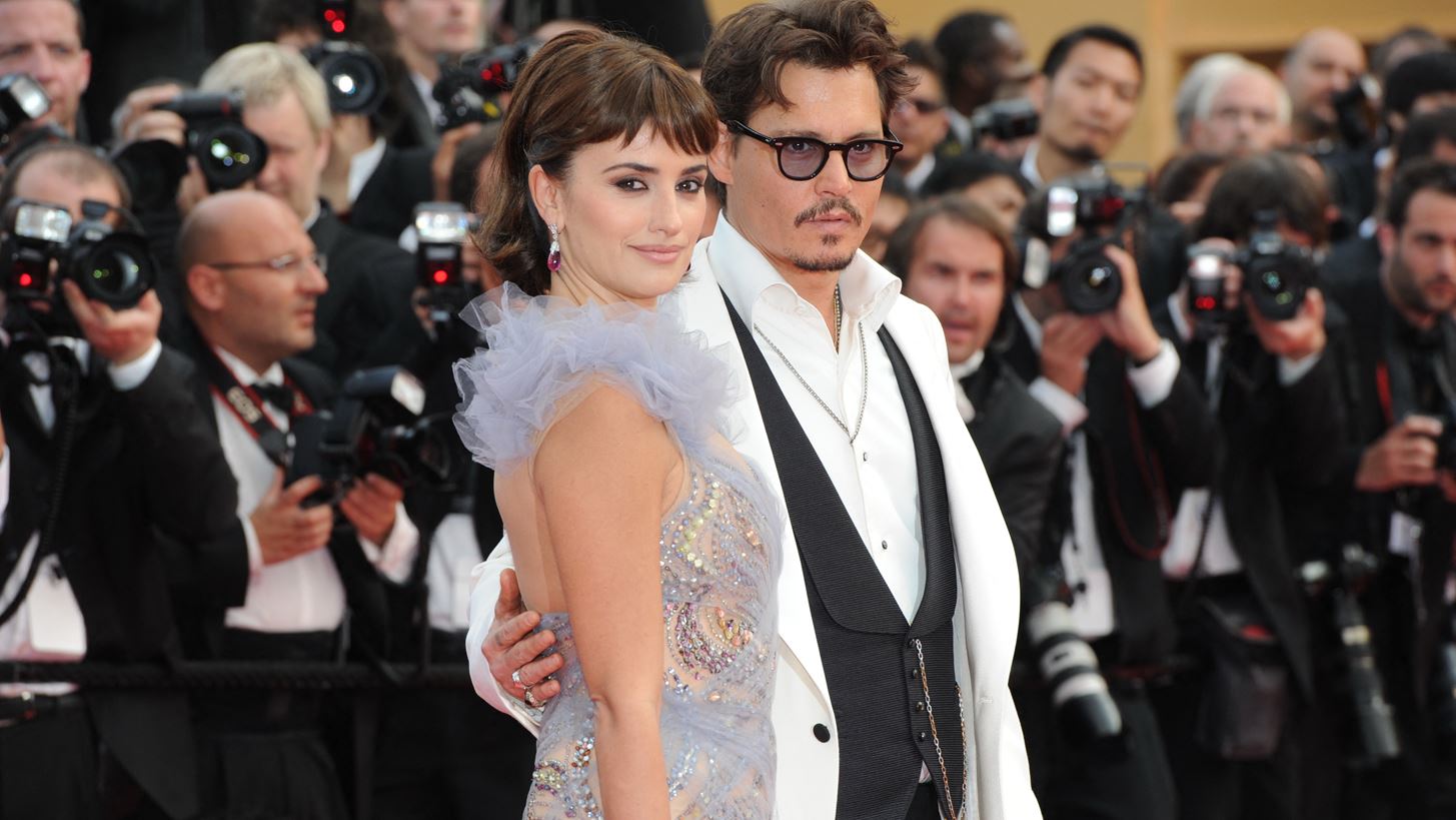 &#x397; Penelope Cruz &#x3C5;&#x3C0;&#x3B5;&#x3C1;&#x3B1;&#x3C3;&#x3C0;&#x3AF;&#x3B6;&#x3B5;&#x3C4;&#x3B1;&#x3B9; &#x3C4;&#x3BF;&#x3BD; Johnny Depp