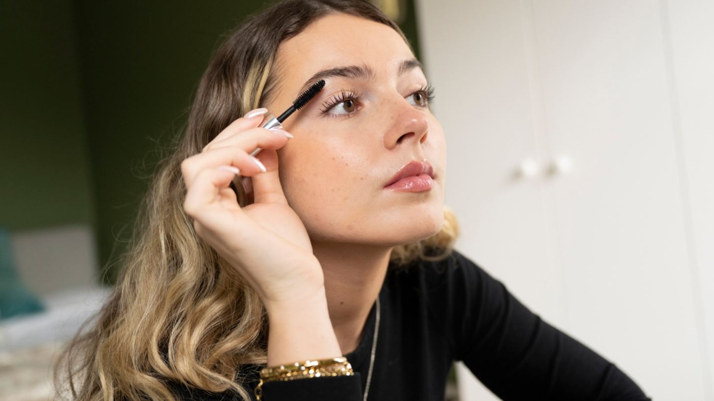 &#x39F;&#x3B9; &#x3BA;&#x3B1;&#x3BB;&#x3CD;&#x3C4;&#x3B5;&#x3C1;&#x3B5;&#x3C2; &#x3BF;&#x3B9;&#x3BA;&#x3BF;&#x3BD;&#x3BF;&#x3BC;&#x3B9;&#x3BA;&#x3AD;&#x3C2; &#x3B1;&#x3B4;&#x3B9;&#x3AC;&#x3B2;&#x3C1;&#x3BF;&#x3C7;&#x3B5;&#x3C2; mascaras &#x3B3;&#x3B9;&#x3B1; &#x3C4;&#x3BF; &#x3BA;&#x3B1;&#x3BB;&#x3BF;&#x3BA;&#x3B1;&#x3AF;&#x3C1;&#x3B9; (&#x3BA;&#x3B1;&#x3B9; &#x3CC;&#x3C7;&#x3B9; &#x3BC;&#x3CC;&#x3BD;&#x3BF;)