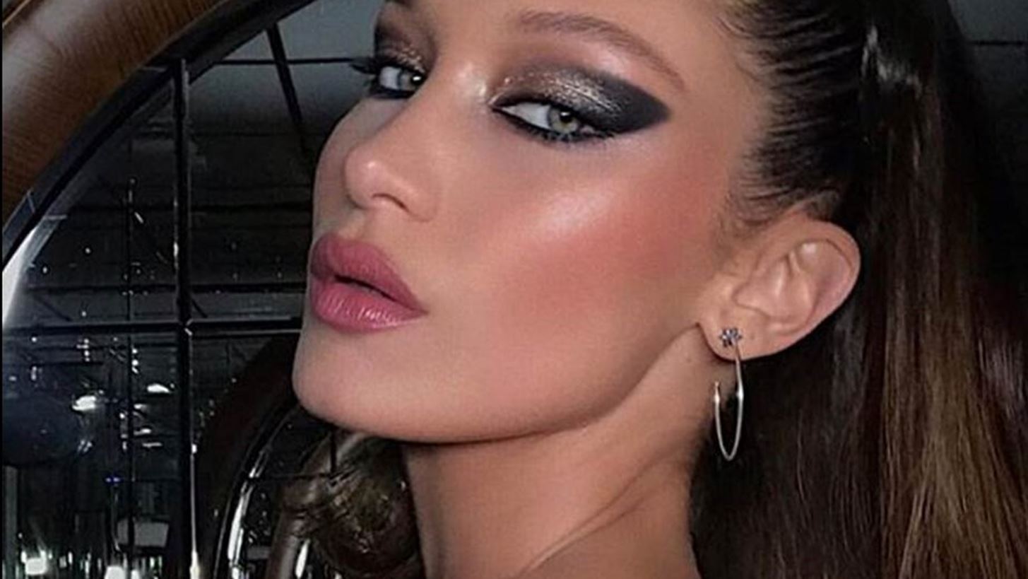 &#x392;ella Hadid | M&#x3CC;&#x3BB;&#x3B9;&#x3C2; &#x3AD;&#x3B3;&#x3B9;&#x3BD;&#x3B5; &#x3BA;&#x3B1;&#x3C4;&#x3AC;&#x3BE;&#x3B1;&#x3BD;&#x3B8;&#x3B7; &#x3BA;&#x3B1;&#x3B9; &#x3B5;&#x3AF;&#x3BD;&#x3B1;&#x3B9; &#x3AF;&#x3B4;&#x3B9;&#x3B1; &#x3B7; Gigi