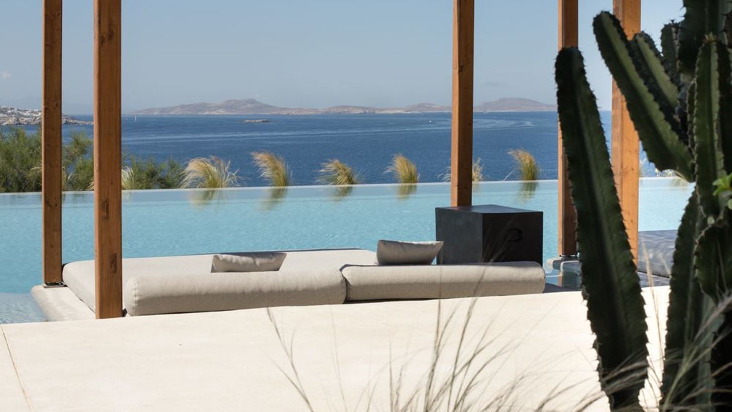 #Tidbits *: A Cool Lady