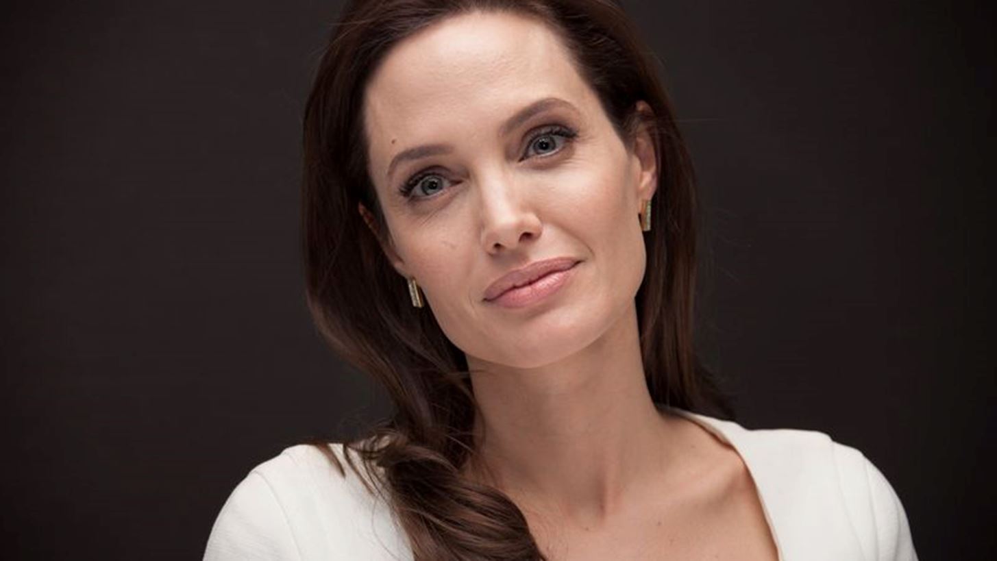 H Angelina Jolie &#x3B5;&#x3AF;&#x3BD;&#x3B1;&#x3B9; &#x3C4;&#x3BF; &#x3BD;&#x3AD;&#x3BF; &#x3C0;&#x3C1;&#x3CC;&#x3C3;&#x3C9;&#x3C0;&#x3BF; &#x3C4;&#x3BF;&#x3C5; &#x3B1;&#x3C1;&#x3CE;&#x3BC;&#x3B1;&#x3C4;&#x3BF;&#x3C2; Mon Guerlain