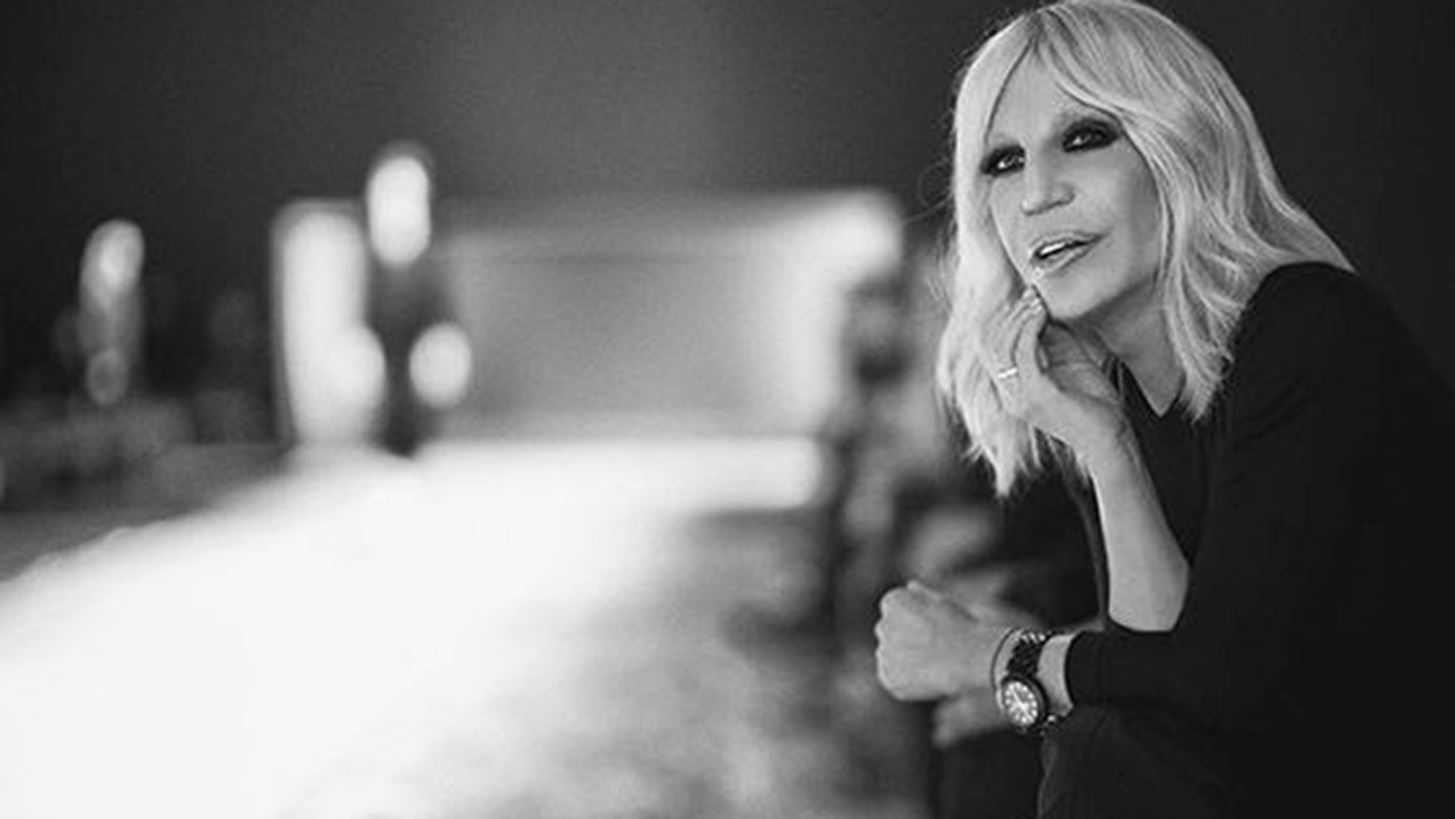 &#x39F; &#x3BF;&#x3AF;&#x3BA;&#x3BF;&#x3C2; Versace &#x3B1;&#x3C0;&#x3BF;&#x3C3;&#x3CD;&#x3C1;&#x3B5;&#x3C4;&#x3B1;&#x3B9; &#x3B1;&#x3C0;&#x3CC; &#x3C4;&#x3B7;&#x3BD; &#x395;&#x3B2;&#x3B4;&#x3BF;&#x3BC;&#x3AC;&#x3B4;&#x3B1; &#x3A5;&#x3C8;&#x3B7;&#x3BB;&#x3AE;&#x3C2; &#x3A1;&#x3B1;&#x3C0;&#x3C4;&#x3B9;&#x3BA;&#x3AE;&#x3C2;