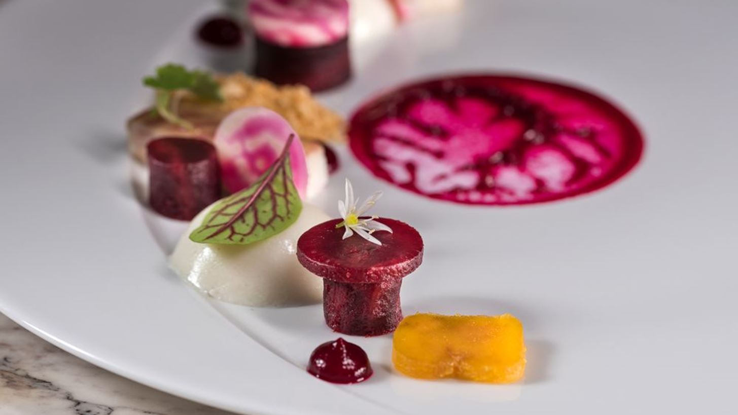 #Tidbits *: Μύκονος, Πάρος ή Σαντορίνη;