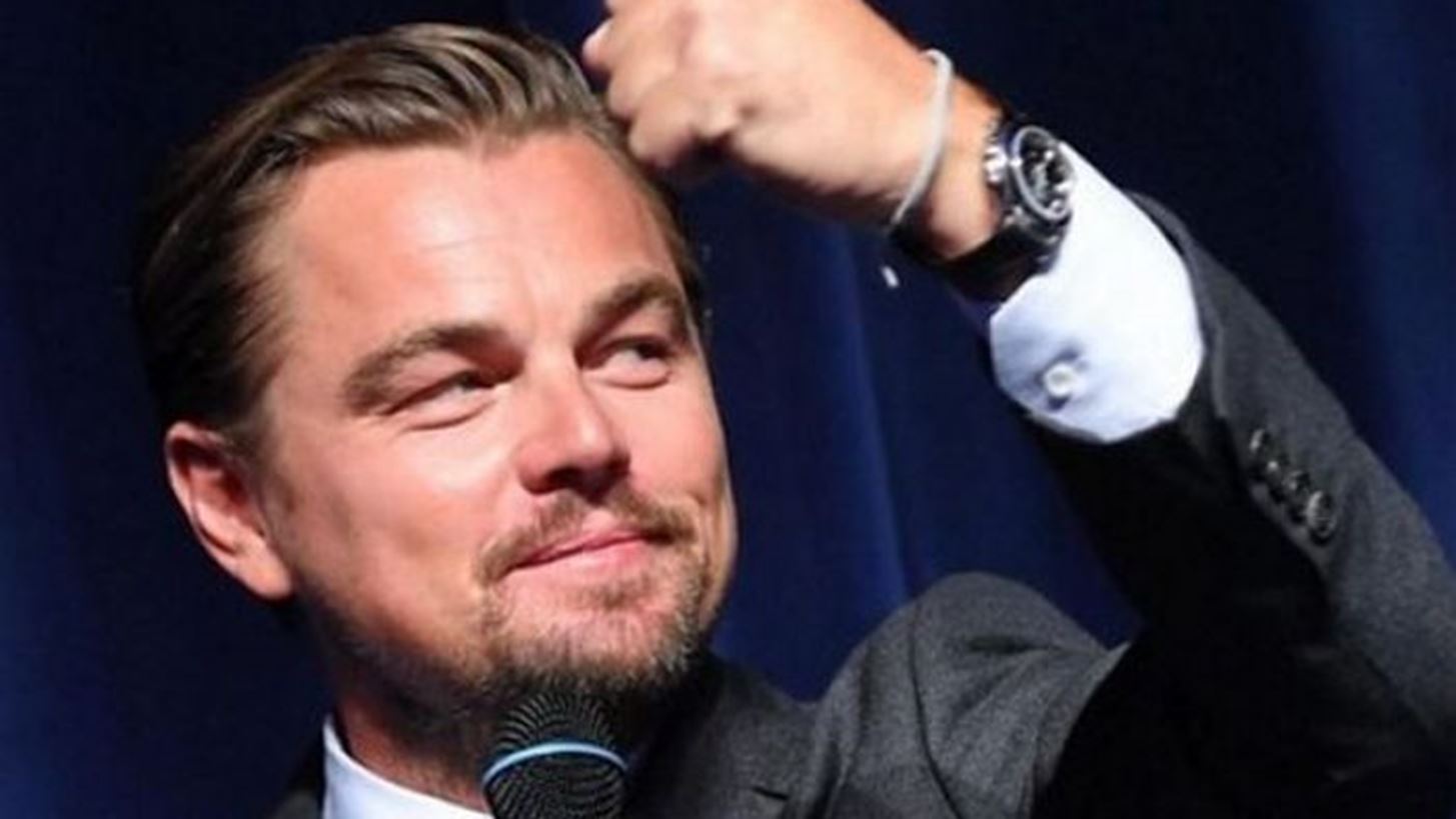 &#x388;&#x3BD;&#x3B1; (&#x3B1;&#x3BA;&#x3CC;&#x3BC;&#x3B1;) supermodel &#x3C3;&#x3C4;&#x3B7;&#x3BD; &#x3B1;&#x3B3;&#x3BA;&#x3B1;&#x3BB;&#x3B9;&#x3AC; &#x3C4;&#x3BF;&#x3C5; Leonardo DiCaprio;