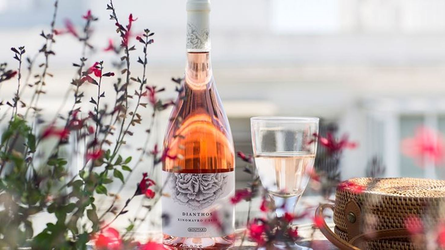 Divine Ros&#xE9; | &#x3A4;&#x3BF; &#x3BA;&#x3C1;&#x3B1;&#x3C3;&#x3AF; &#x3C4;&#x3BF;&#x3C5; &#x3BA;&#x3B1;&#x3BB;&#x3BF;&#x3BA;&#x3B1;&#x3B9;&#x3C1;&#x3B9;&#x3BF;&#x3CD; &#x3B5;&#x3AF;&#x3BD;&#x3B1;&#x3B9; &#x3B1;&#x3C0;&#x3BF;&#x3C4;&#x3AD;&#x3BB;&#x3B5;&#x3C3;&#x3BC;&#x3B1; &#x3BC;&#x3B9;&#x3B1;&#x3C2; &#x3B4;&#x3B7;&#x3BC;&#x3B9;&#x3BF;&#x3C5;&#x3C1;&#x3B3;&#x3B9;&#x3BA;&#x3AE;&#x3C2; &#x3BF;&#x3B9;&#x3BD;&#x3BF;&#x3C0;&#x3BF;&#x3B9;&#x3AF;&#x3B1;&#x3C2;