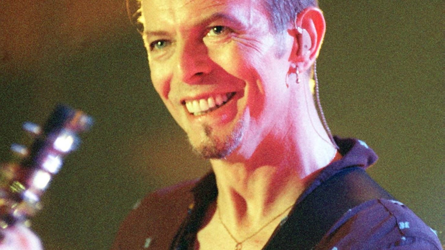 &#x388;&#x3C1;&#x3C7;&#x3B5;&#x3C4;&#x3B1;&#x3B9; &#x3C4;&#x3BF; &#x3BD;&#x3AD;&#x3BF; &#x3AC;&#x3BB;&#x3BC;&#x3C0;&#x3BF;&#x3C5;&#x3BC; &#x3B1;&#x3C0;&#x3CC; live &#x3B7;&#x3C7;&#x3BF;&#x3B3;&#x3C1;&#x3AC;&#x3C6;&#x3B7;&#x3C3;&#x3B7; &#x3C4;&#x3BF;&#x3C5; David Bowie