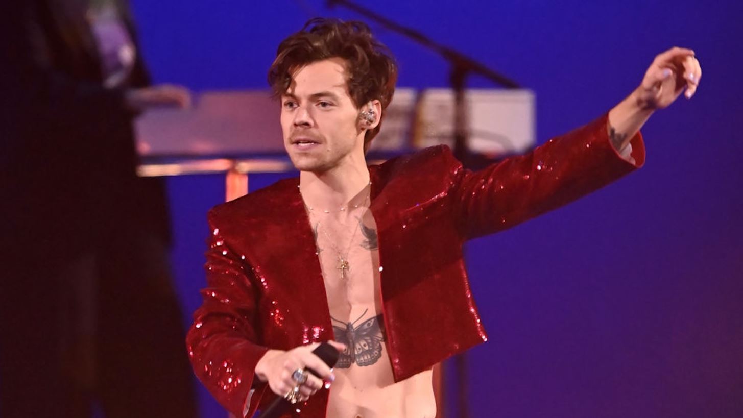 &#x39F; Harry Styles &#x3BE;&#x3B1;&#x3C6;&#x3BD;&#x3B9;&#x3AC;&#x3B6;&#x3B5;&#x3B9; &#x3BC;&#x3B5; &#x3C4;&#x3B7; &#x3BD;&#x3AD;&#x3B1; &#x3C4;&#x3BF;&#x3C5; &#x3B5;&#x3C0;&#x3B9;&#x3C7;&#x3B5;&#x3B9;&#x3C1;&#x3B7;&#x3BC;&#x3B1;&#x3C4;&#x3B9;&#x3BA;&#x3AE; &#x3BA;&#x3AF;&#x3BD;&#x3B7;&#x3C3;&#x3B7; &#x3BA;&#x3B1;&#x3B9; &#x3BB;&#x3B1;&#x3BD;&#x3C3;&#x3AC;&#x3C1;&#x3B5;&#x3B9; &#x3B5;&#x3C1;&#x3C9;&#x3C4;&#x3B9;&#x3BA;&#x3CC; &#x3B2;&#x3BF;&#x3AE;&#x3B8;&#x3B7;&#x3BC;&#x3B1;