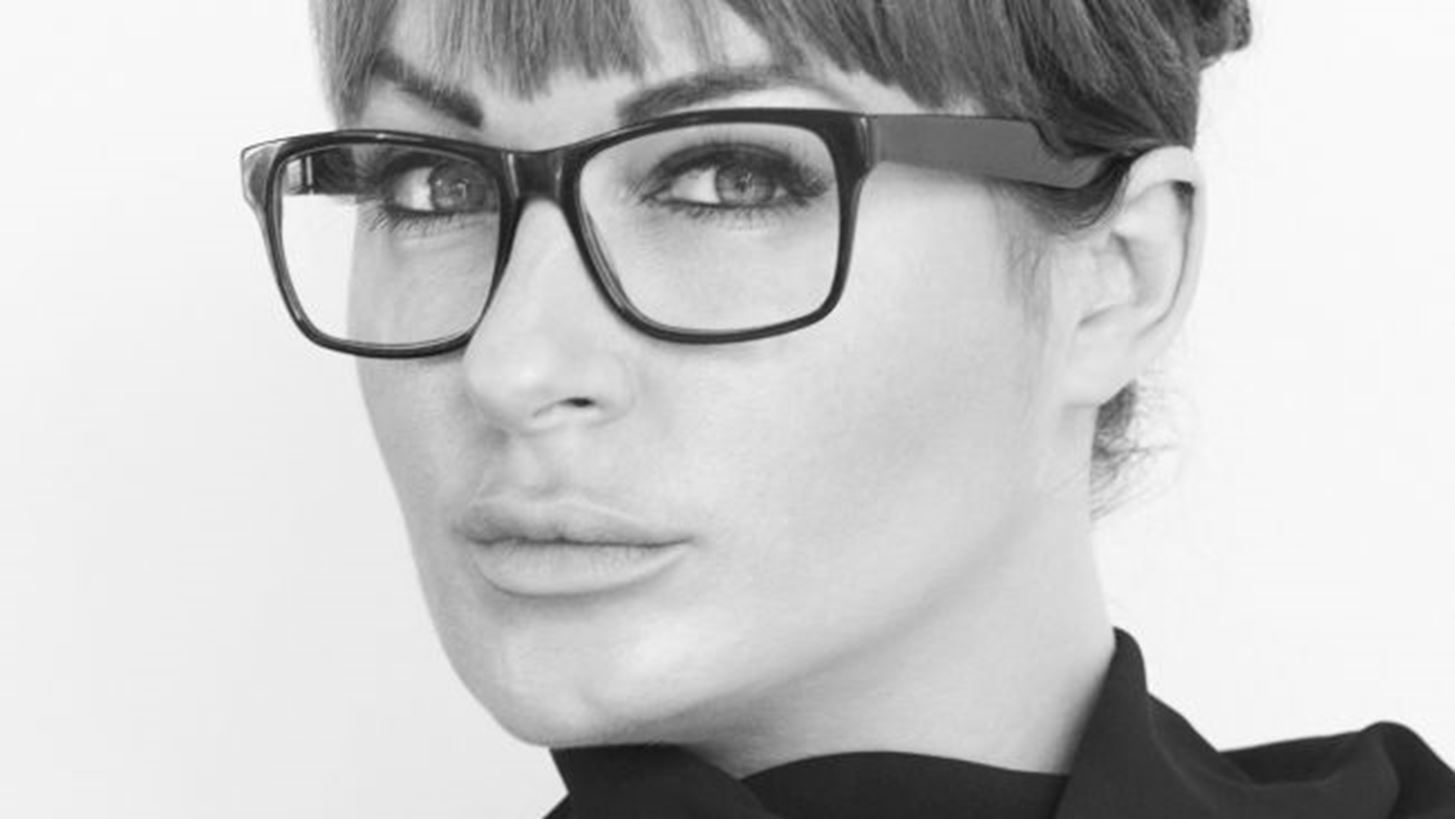 &#x397; MIA Aesthetics &#x3C6;&#x3AD;&#x3C1;&#x3BD;&#x3B5;&#x3B9; &#x3C4;&#x3B7;&#x3BD; &#x3B1;&#x3B9;&#x3C3;&#x3B8;&#x3B7;&#x3C4;&#x3B9;&#x3BA;&#x3AE; &#x3B5;&#x3C0;&#x3B1;&#x3BD;&#x3AC;&#x3C3;&#x3C4;&#x3B1;&#x3C3;&#x3B7; &#x3C3;&#x3C4;&#x3B7;&#x3BD; &#x395;&#x3BB;&#x3BB;&#x3AC;&#x3B4;&#x3B1;