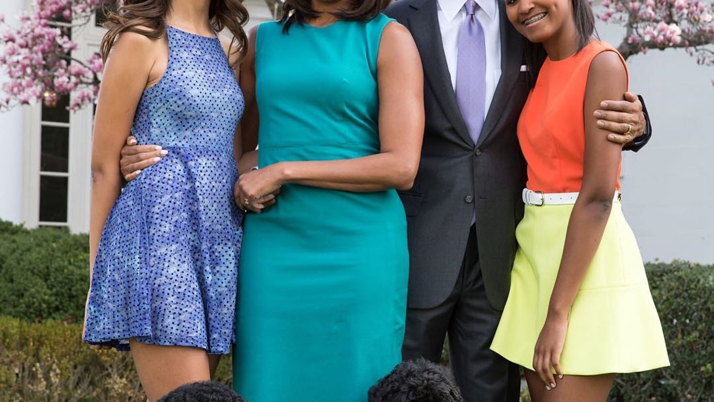 Malia &#x3BA;&#x3B1;&#x3B9; Sasha Obama &#x3B4;&#x3AF;&#x3BD;&#x3BF;&#x3C5;&#x3BD; &#x3BC;&#x3B9;&#x3B1; &#x3C3;&#x3C0;&#x3AC;&#x3BD;&#x3B9;&#x3B1; &#x3C3;&#x3C5;&#x3BD;&#x3AD;&#x3BD;&#x3C4;&#x3B5;&#x3C5;&#x3BE;&#x3B7; &#x3C3;&#x3C4;&#x3BF; &#x3BD;&#x3C4;&#x3BF;&#x3BA;&#x3B9;&#x3BC;&#x3B1;&#x3BD;&#x3C4;&#x3AD;&#x3C1; &#x3C4;&#x3BF;&#x3C5; Netflix &#x3B3;&#x3B9;&#x3B1; &#x3C4;&#x3B7; Michelle