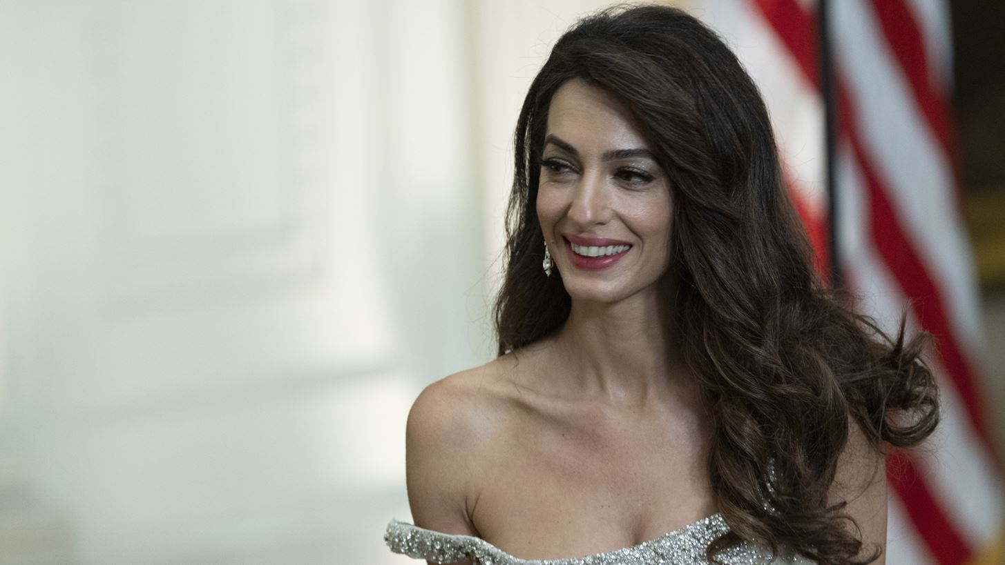 &#x397; Amal Clooney &#x3B1;&#x3C6;&#x3AD;&#x3B8;&#x3B7;&#x3BA;&#x3B5; &#x3C3;&#x3C4;&#x3B1; &#x3C7;&#x3AD;&#x3C1;&#x3B9;&#x3B1; &#x388;&#x3BB;&#x3BB;&#x3B7;&#x3BD;&#x3B1; hairstylist &#x3B3;&#x3B9;&#x3B1; &#x3C4;&#x3B9;&#x3C2; &#x3B4;&#x3CD;&#x3BF; &#x3C4;&#x3B5;&#x3BB;&#x3B5;&#x3C5;&#x3C4;&#x3B1;&#x3AF;&#x3B5;&#x3C2; &#x3B5;&#x3BD;&#x3C4;&#x3C5;&#x3C0;&#x3C9;&#x3C3;&#x3B9;&#x3B1;&#x3BA;&#x3AD;&#x3C2; &#x3C4;&#x3B7;&#x3C2; &#x3B5;&#x3BC;&#x3C6;&#x3B1;&#x3BD;&#x3AF;&#x3C3;&#x3B5;&#x3B9;&#x3C2;