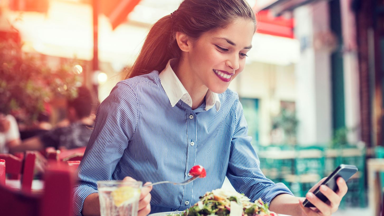 #MakeitUnforgettable | &#x396;&#x3AE;&#x3C3;&#x3B5; &#x3BC;&#x3B9;&#x3B1; &#x3BC;&#x3BF;&#x3BD;&#x3B1;&#x3B4;&#x3B9;&#x3BA;&#x3AE; augmented reality &#x3B5;&#x3BC;&#x3C0;&#x3B5;&#x3B9;&#x3C1;&#x3AF;&#x3B1; &#x3C3;&#x3C4;&#x3BF; &#x3B1;&#x3B3;&#x3B1;&#x3C0;&#x3B7;&#x3BC;&#x3AD;&#x3BD;&#x3BF; &#x3C3;&#x3BF;&#x3C5; &#x3B5;&#x3C3;&#x3C4;&#x3B9;&#x3B1;&#x3C4;&#x3CC;&#x3C1;&#x3B9;&#x3BF;