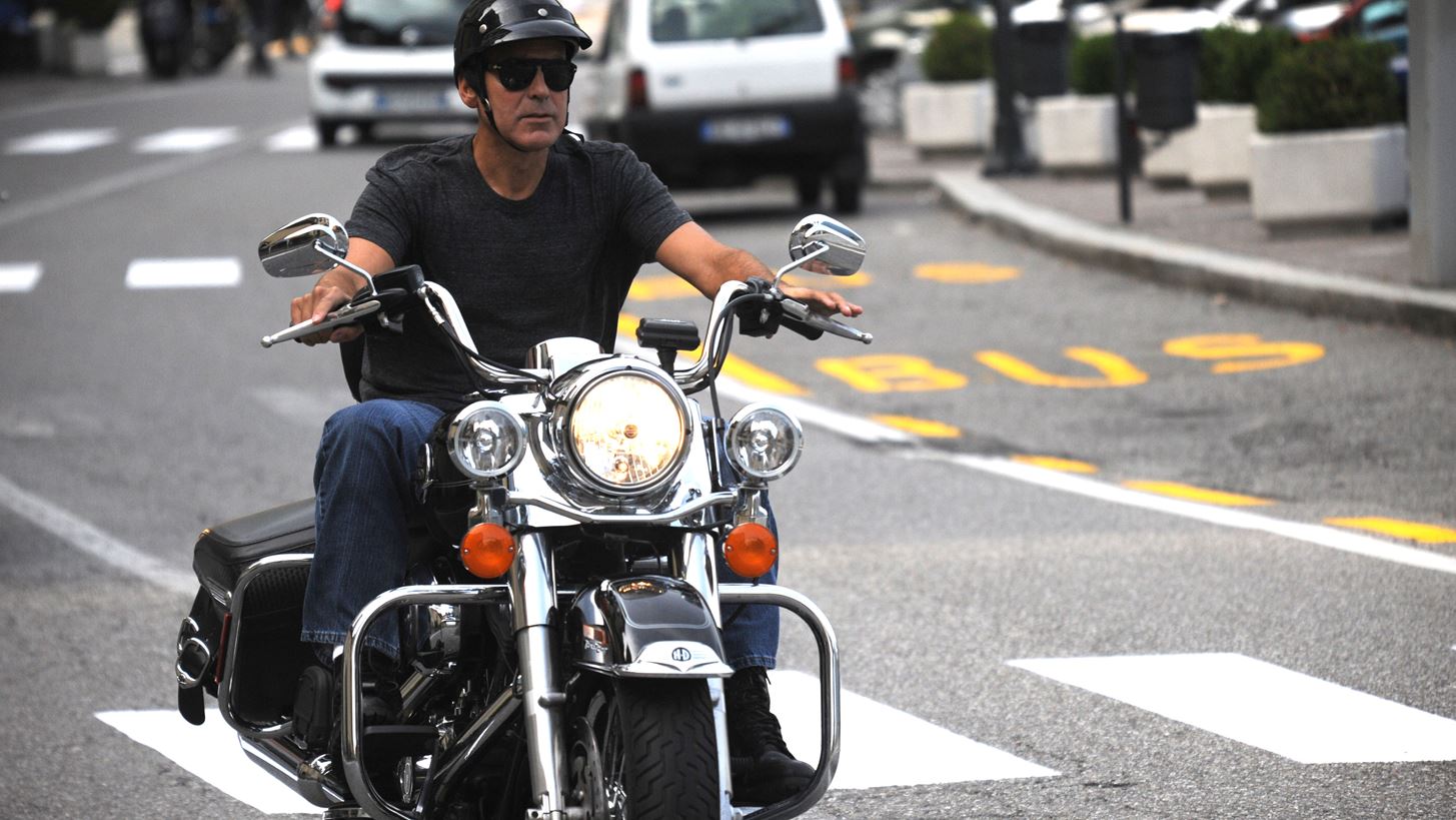 &#x39F; George Clooney &#x3B8;&#x3C5;&#x3BC;&#x3AC;&#x3C4;&#x3B1;&#x3B9; &#x3C4;&#x3BF; &#x3C4;&#x3C1;&#x3BF;&#x3BC;&#x3B1;&#x3BA;&#x3C4;&#x3B9;&#x3BA;&#x3CC; &#x3B1;&#x3C4;&#x3CD;&#x3C7;&#x3B7;&#x3BC;&#x3B1; &#x3BC;&#x3B5; &#x3C4;&#x3B7;&#x3BD; &#x3BC;&#x3BF;&#x3C4;&#x3BF;&#x3C3;&#x3B9;&#x3BA;&#x3BB;&#x3AD;&#x3C4;&#x3B1; &#x3C4;&#x3BF;&#x3C5;