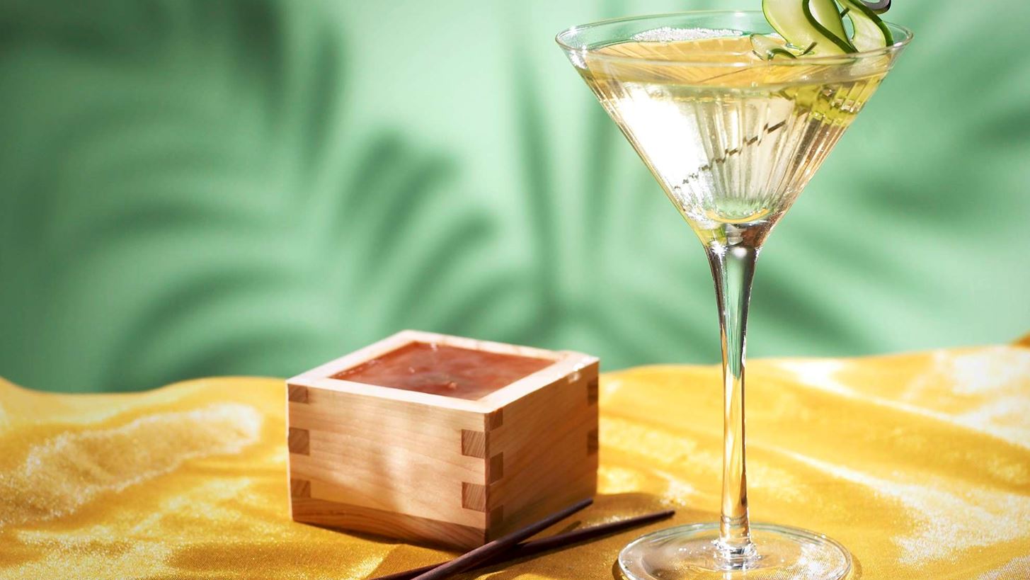 Cocktails &#x3BC;&#x3B5; &#x3C3;&#x3AC;&#x3BA;&#x3B5;. T&#x3BF; &#x3BC;&#x3AD;&#x3BB;&#x3BB;&#x3BF;&#x3BD;;