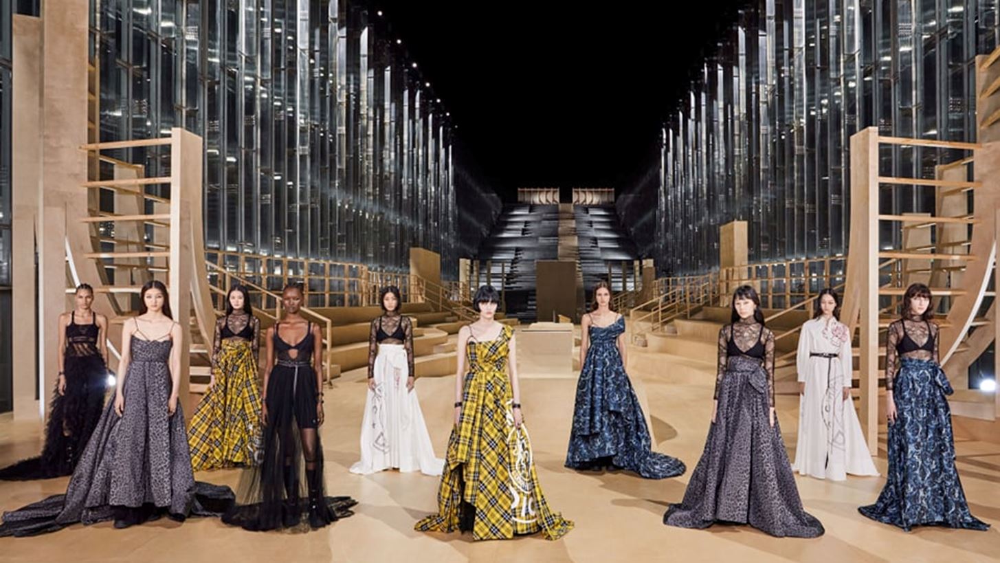 &quot;L&#x2019;union fait la force&quot;: &#x3C4;&#x3BF; &#x3BC;&#x3CC;&#x3C4;&#x3BF; &#x3C4;&#x3BF;&#x3C5; &#x39F;&#x3AF;&#x3BA;&#x3BF;&#x3C5; Dior &#x3B1;&#x3C0;&#x3BF;&#x3C4;&#x3C5;&#x3C0;&#x3CE;&#x3BD;&#x3B5;&#x3C4;&#x3B1;&#x3B9; &#x3C3;&#x3C4;&#x3B7;&#x3BD; &#x3BA;&#x3BF;&#x3BB;&#x3B5;&#x3BE;&#x3B9;&#x3CC;&#x3BD; &#x3A6;&#x3B8;&#x3B9;&#x3BD;&#x3CC;&#x3C0;&#x3C9;&#x3C1;&#x3BF;- &#x3A7;&#x3B5;&#x3B9;&#x3BC;&#x3CE;&#x3BD;&#x3B1;&#x3C2; 2022