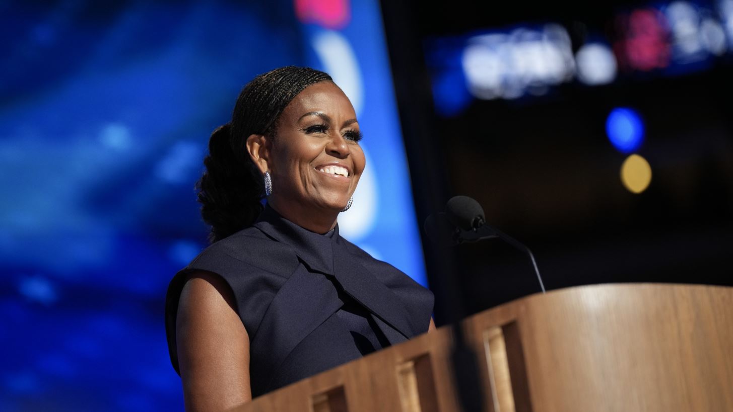 Michelle Obama| &#x3A4;&#x3BF; &#x3BD;&#x3AD;&#x3BF; &#x3C4;&#x3B7;&#x3C2; &#x3B2;&#x3B9;&#x3B2;&#x3BB;&#x3AF;&#x3BF; The Look &#x3BC;&#x3CC;&#x3BB;&#x3B9;&#x3C2; &#x3BA;&#x3C5;&#x3BA;&#x3BB;&#x3BF;&#x3C6;&#x3CC;&#x3C1;&#x3B7;&#x3C3;&#x3B5;