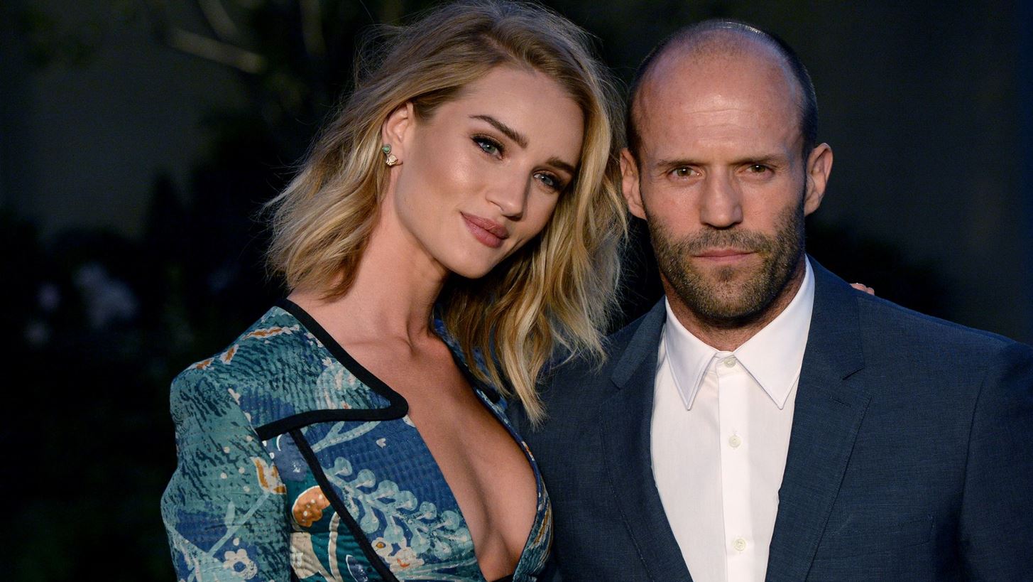 Rosie Huntington-Whiteley: &#x39C;&#x3BF;&#x3B9;&#x3C1;&#x3AC;&#x3C3;&#x3C4;&#x3B7;&#x3BA;&#x3B5; &#x3C4;&#x3B7;&#x3BD; &#x3C0;&#x3C1;&#x3CE;&#x3C4;&#x3B7; &#x3C6;&#x3C9;&#x3C4;&#x3BF;&#x3B3;&#x3C1;&#x3B1;&#x3C6;&#x3AF;&#x3B1; &#x3BC;&#x3B5; &#x3C4;&#x3BF; &#x3B3;&#x3B9;&#x3BF; &#x3C4;&#x3B7;&#x3C2;