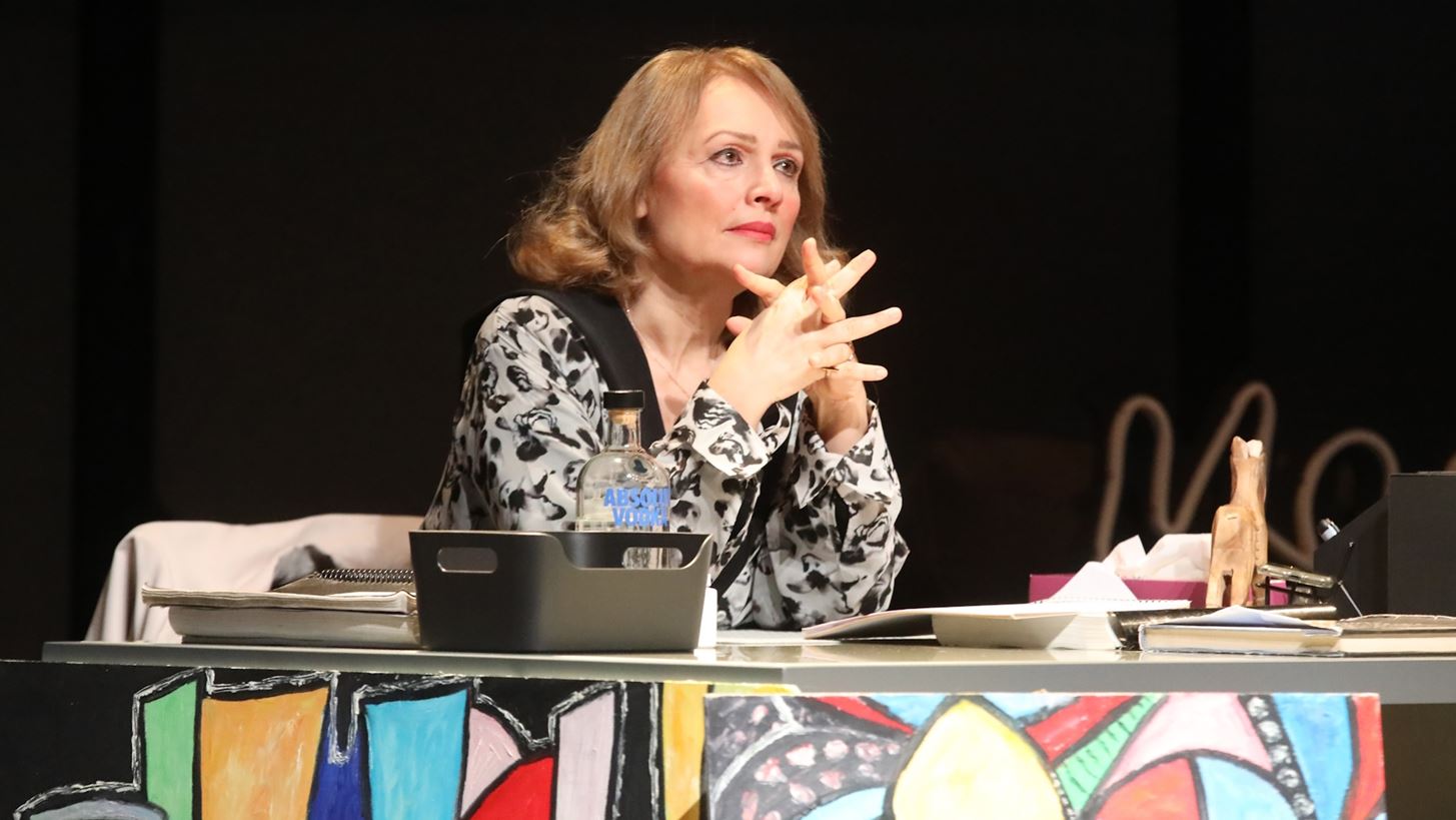 Συνέντευξη | Η Νίκη Παλληκαράκη τολμά να συμμετέχει σε τρεις διαφορετικές παραστάσεις την ίδια σεζόν