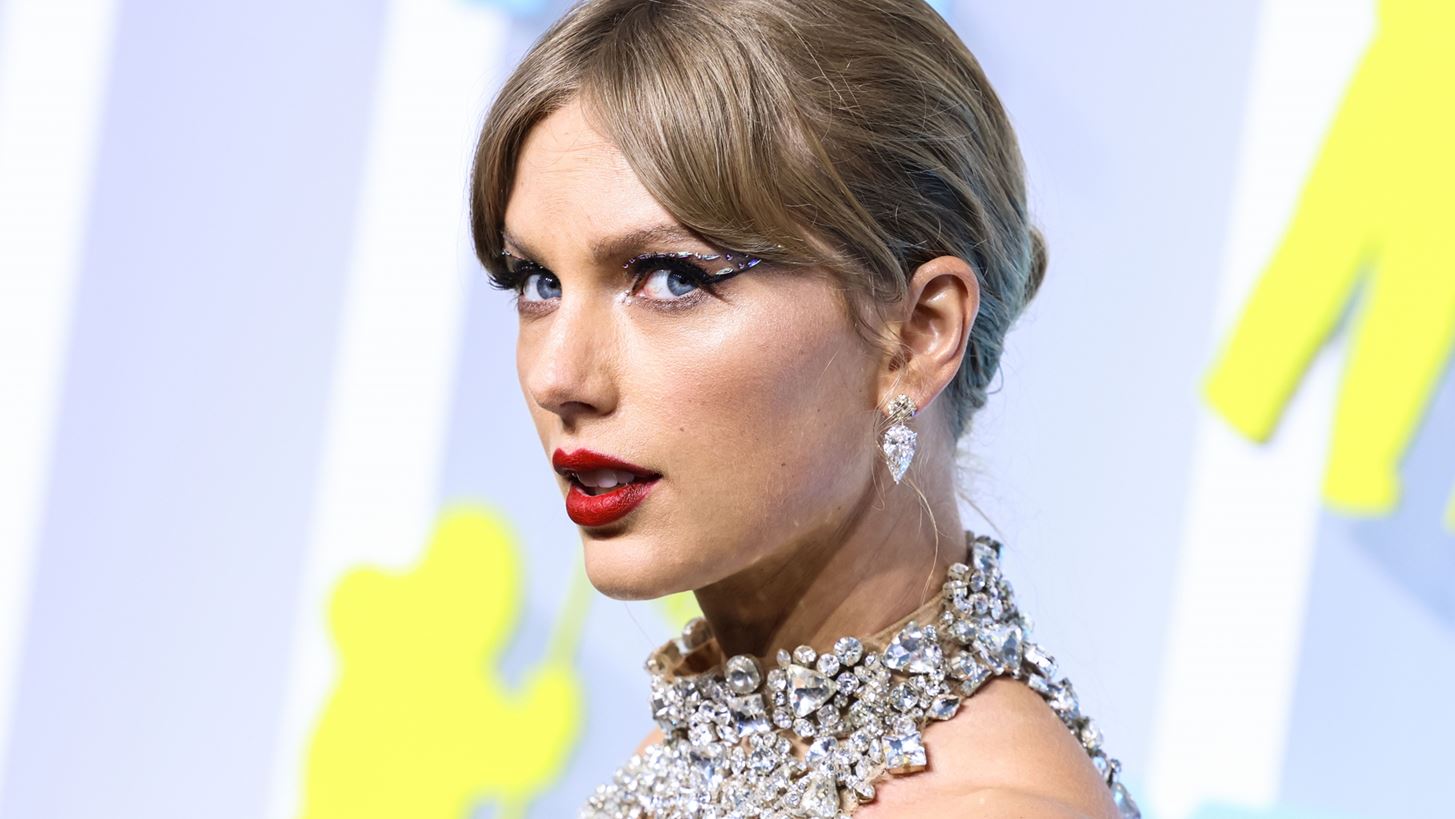 Taylor Swift | &#x398;&#x3B1; &#x3B3;&#x3AF;&#x3BD;&#x3B5;&#x3B9; &#x3BC;&#x3AD;&#x3BB;&#x3BF;&#x3C2; &#x3C4;&#x3B7;&#x3C2; &#x3B5;&#x3C0;&#x3B9;&#x3C4;&#x3C1;&#x3BF;&#x3C0;&#x3AE;&#x3C2; &#x3C4;&#x3C9;&#x3BD; Oscars;