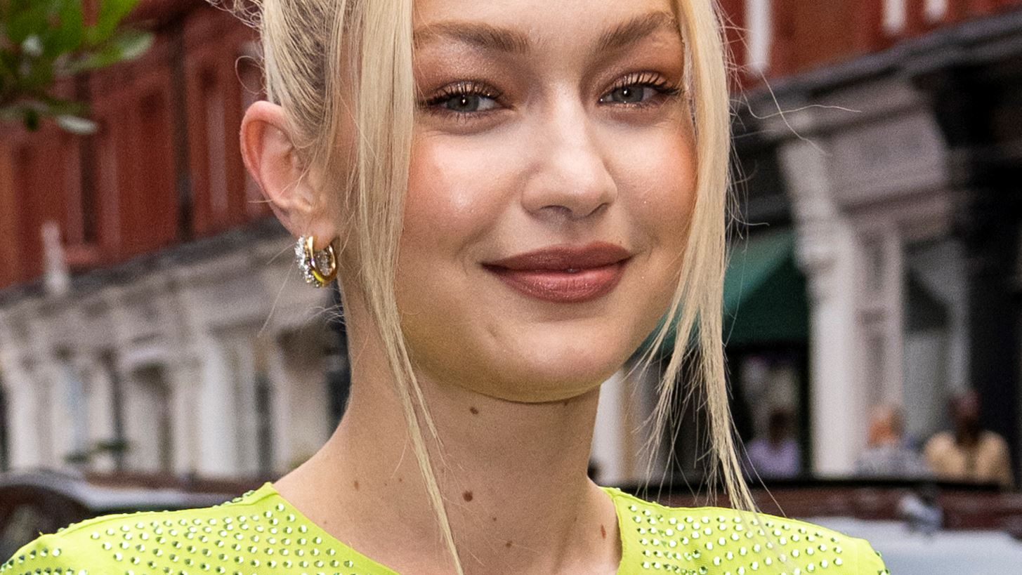 Gigi Hadid - Leonardo DiCaprio | &#x3A6;&#x3C9;&#x3C4;&#x3BF;&#x3B3;&#x3C1;&#x3B1;&#x3C6;&#x3AE;&#x3B8;&#x3B7;&#x3BA;&#x3B1;&#x3BD; &#x3BC;&#x3B1;&#x3B6;&#x3AF; &#x3C3;&#x3C4;&#x3B7; &#x39D;&#x3AD;&#x3B1; &#x3A5;&#x3CC;&#x3C1;&#x3BA;&#x3B7;