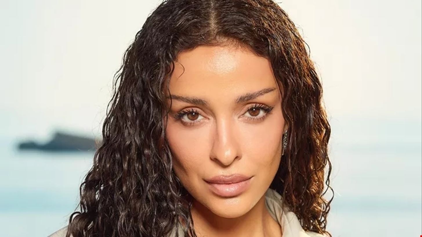 &#x397; &#x395;&#x3BB;&#x3AD;&#x3BD;&#x3B7; &#x3A6;&#x3BF;&#x3C5;&#x3C1;&#x3AD;&#x3B9;&#x3C1;&#x3B1; &#x3B5;&#x3AF;&#x3BD;&#x3B1;&#x3B9; &#x3B7; &#x3BD;&#x3AD;&#x3B1; ambassador &#x3C4;&#x3B7;&#x3C2; Maybelline New York &#x3C3;&#x3C4;&#x3B7;&#x3BD; &#x395;&#x3BB;&#x3BB;&#x3AC;&#x3B4;&#x3B1;