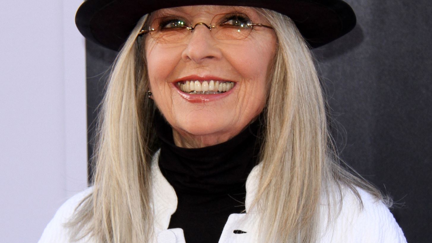 &#x397; Diane Keaton &#x3BE;&#x3B1;&#x3BD;&#x3AC; &#x3C3;&#x3C4;&#x3BF; &#x3C0;&#x3BB;&#x3B5;&#x3C5;&#x3C1;&#x3CC; &#x3C4;&#x3BF;&#x3C5; Woody Allen