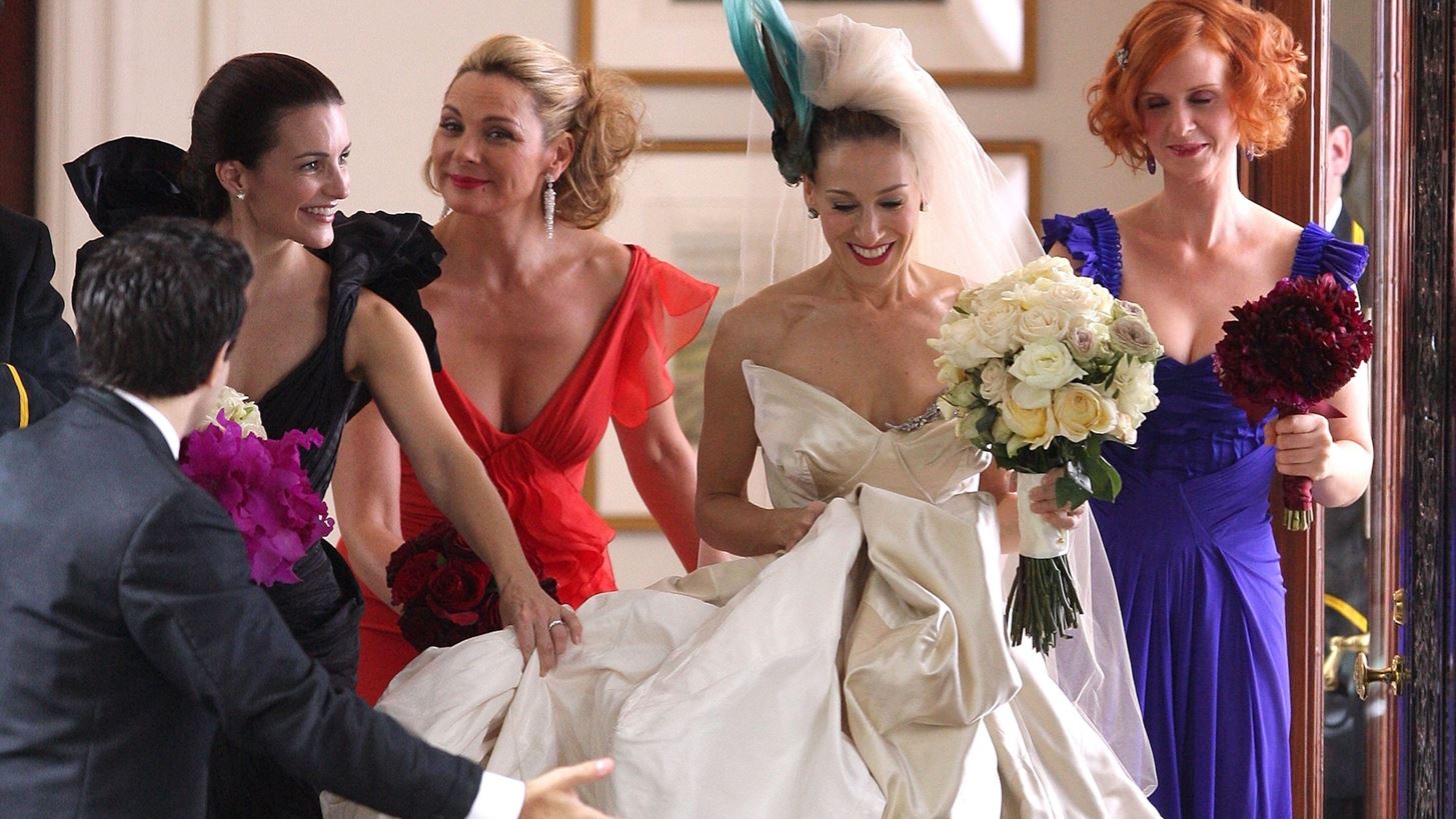 &#x391;&#x3C0;&#x3CC; &#x3C4;&#x3B7;&#x3BD; Carrie Bradshaw &#x3C3;&#x3C4;&#x3B7; Miley Cyrus | T&#x3B1; 6 &#x3C0;&#x3B9;&#x3BF; iconic &#x3BD;&#x3C5;&#x3C6;&#x3B9;&#x3BA;&#x3AC; &#x3C4;&#x3B7;&#x3C2; Vivienne Westwood