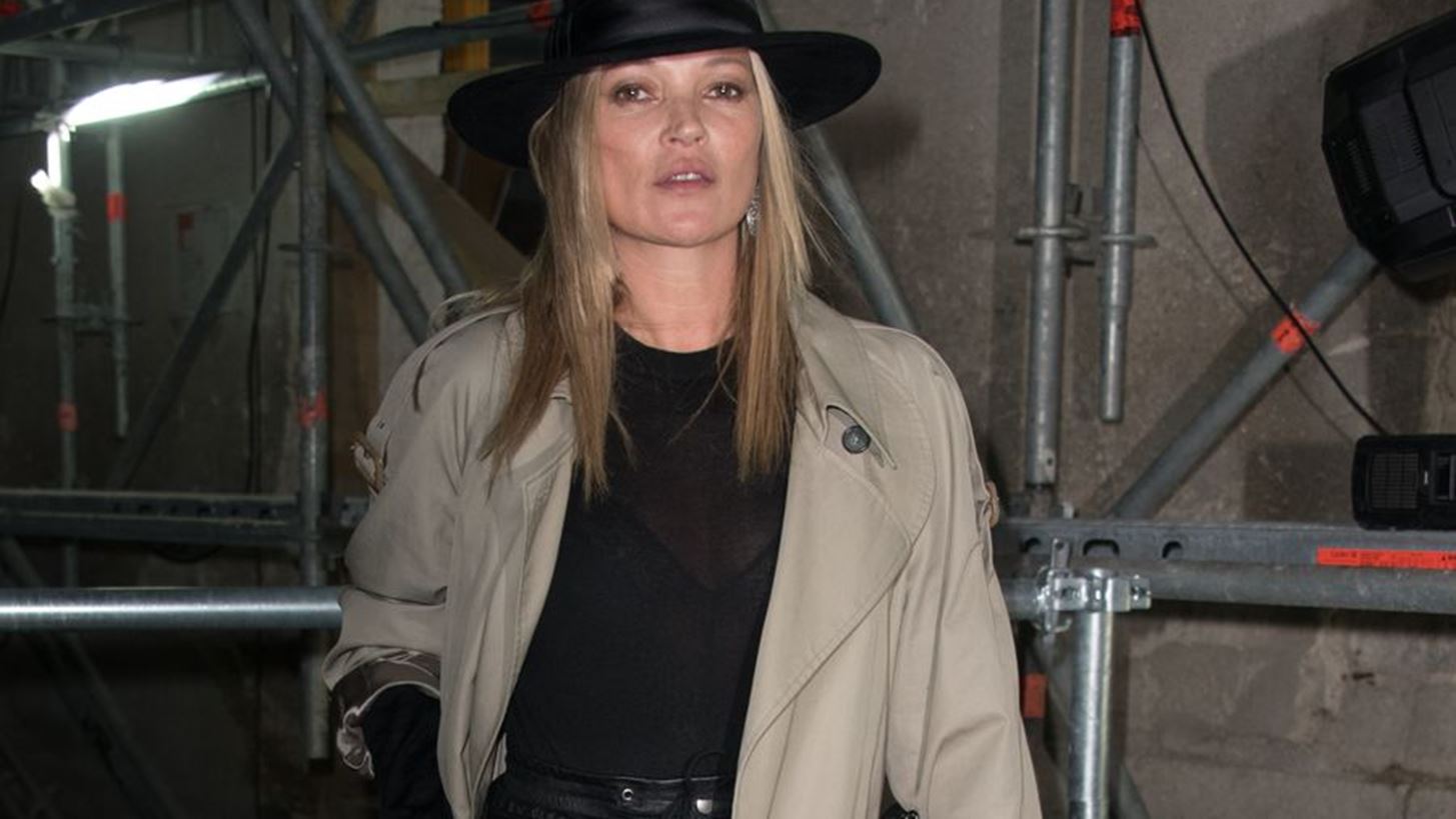 Kate Moss: &quot;&#x389;&#x3BC;&#x3BF;&#x3C5;&#x3BD; &#x3BA;&#x3BF;&#x3BD;&#x3C4;&#x3AE;, &#x3B5;&#x3AF;&#x3C7;&#x3B1; &#x3C0;&#x3B5;&#x3C1;&#x3AF;&#x3B5;&#x3C1;&#x3B3;&#x3B1; &#x3B4;&#x3CC;&#x3BD;&#x3C4;&#x3B9;&#x3B1; &#x3BA;&#x3B1;&#x3B9; &#x3C3;&#x3AF;&#x3B3;&#x3BF;&#x3C5;&#x3C1;&#x3B1; &#x3B4;&#x3B5;&#x3BD; &#x3AE;&#x3BC;&#x3BF;&#x3C5;&#x3BD; &#x3C4;&#x3BF; &#x3C9;&#x3C1;&#x3B1;&#x3B9;&#x3CC;&#x3C4;&#x3B5;&#x3C1;&#x3BF; &#x3BA;&#x3BF;&#x3C1;&#x3AF;&#x3C4;&#x3C3;&#x3B9; &#x3C4;&#x3BF;&#x3C5; &#x3C3;&#x3C7;&#x3BF;&#x3BB;&#x3B5;&#x3AF;&#x3BF;&#x3C5;&quot;