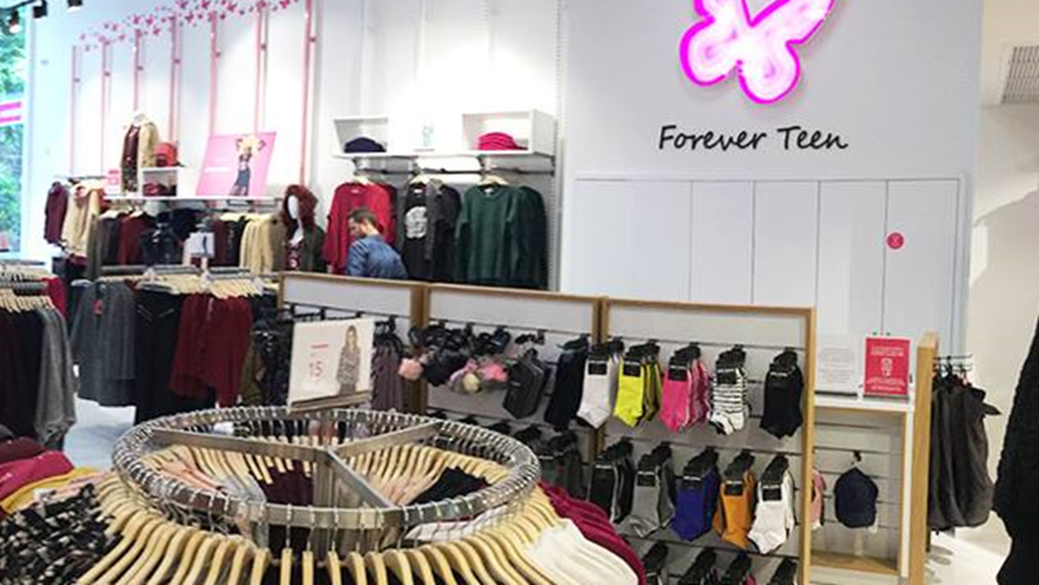 &#x39C;&#x3B9;&#x3B1; &#x3BA;&#x3AF;&#x3BD;&#x3B7;&#x3C3;&#x3B7; &#x3B1;&#x3B3;&#x3AC;&#x3C0;&#x3B7;&#x3C2; &#x3B1;&#x3C0;&#x3CC; &#x3C4;&#x3B7;&#x3BD; Pink Woman