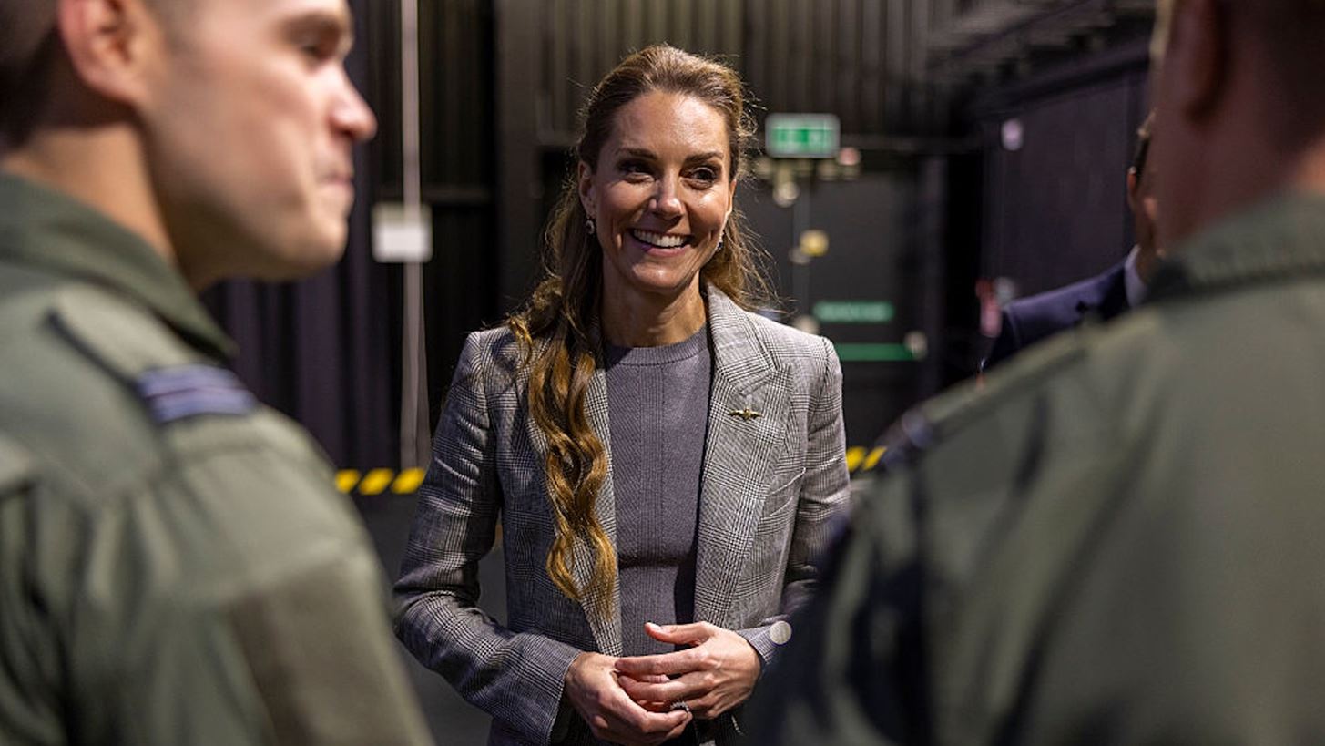 Kate Middleton | &#x39C;&#x3B5; &quot;&#x3B1;&#x3AD;&#x3C1;&#x3B1;&quot; &#x3C0;&#x3BF;&#x3C5; &#x3B8;&#x3B1; &#x3B6;&#x3AE;&#x3BB;&#x3B5;&#x3C5;&#x3B5; &#x3BF; Tom Cruise &#x3C3;&#x3C4;&#x3B7;&#x3BD; &#x3B1;&#x3B5;&#x3C1;&#x3BF;&#x3C0;&#x3BF;&#x3C1;&#x3B9;&#x3BA;&#x3AE; &#x3B2;&#x3AC;&#x3C3;&#x3B7; &#x39A;&#x3CC;&#x3BD;&#x3B9;&#x3BD;&#x3B3;&#x3BA;&#x3C3;&#x3BC;&#x3C0;&#x3B9;
