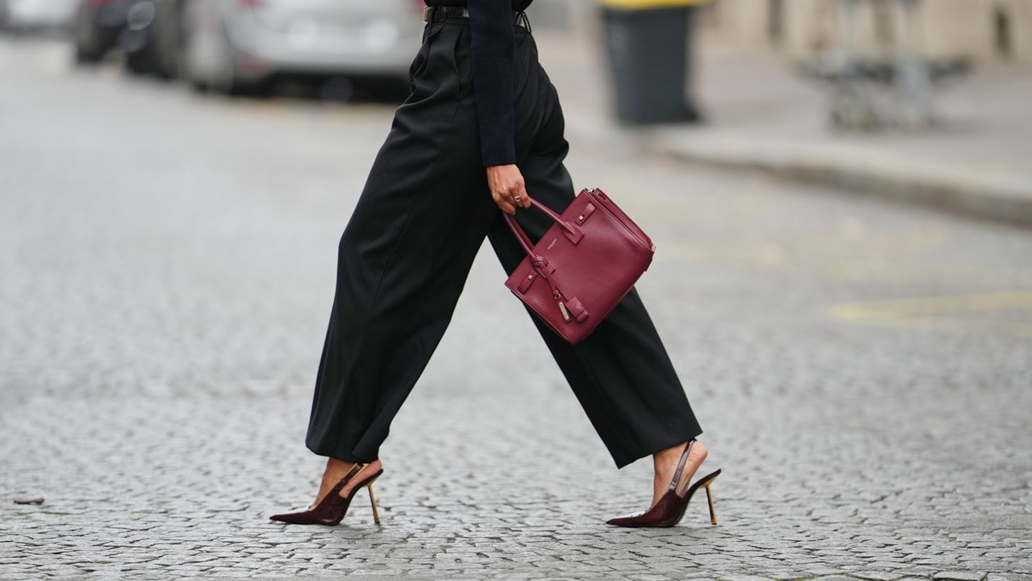 Τα δερμάτινα slingbacks από τη Zara που θα φοράς με τα παντελόνια σου