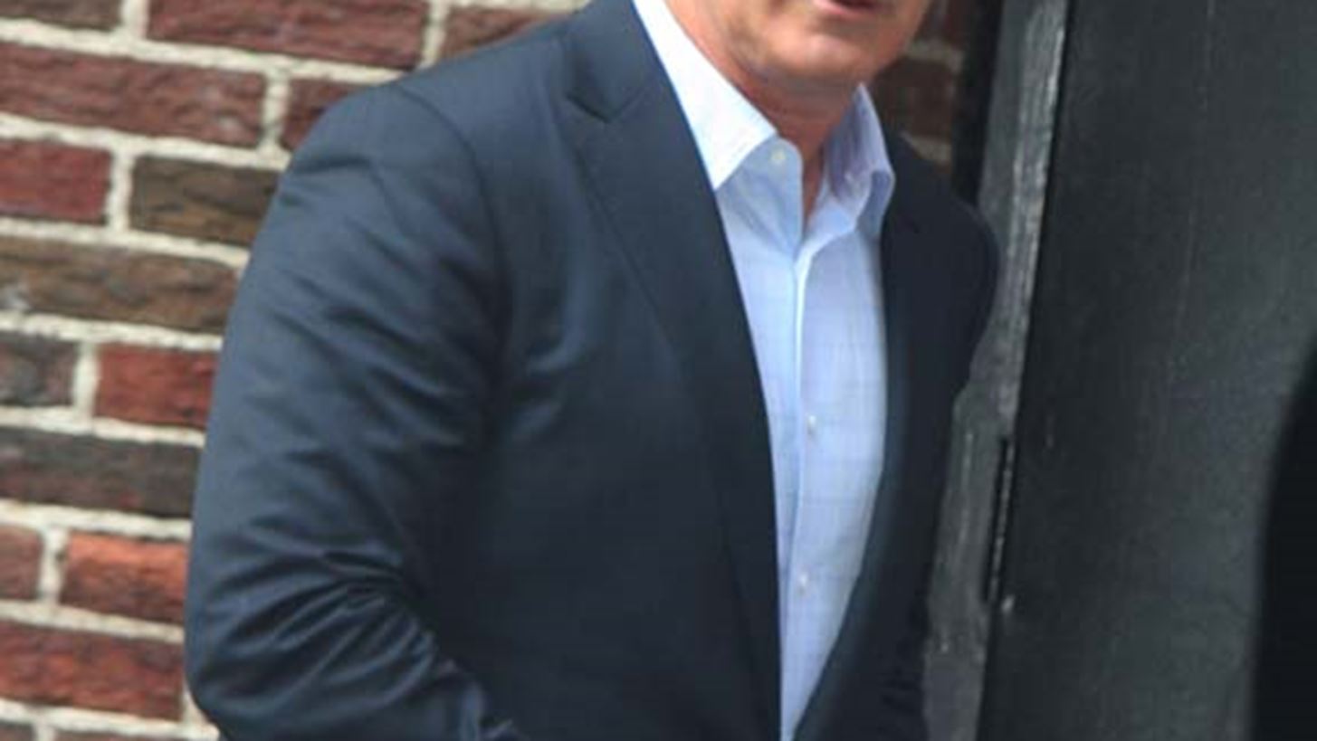 &#x39F; Alec Baldwin &#x3C3;&#x3C0;&#x3AC;&#x3B5;&#x3B9; &#x3C4;&#x3B7; &#x3C3;&#x3B9;&#x3C9;&#x3C0;&#x3AE; &#x3C4;&#x3BF;&#x3C5; &#x3BC;&#x3B5;&#x3C4;&#x3AC; &#x3C4;&#x3BF; &#x3BC;&#x3BF;&#x3B9;&#x3C1;&#x3B1;&#x3AF;&#x3BF; &#x3B4;&#x3C5;&#x3C3;&#x3C4;&#x3CD;&#x3C7;&#x3B7;&#x3BC;&#x3B1;
