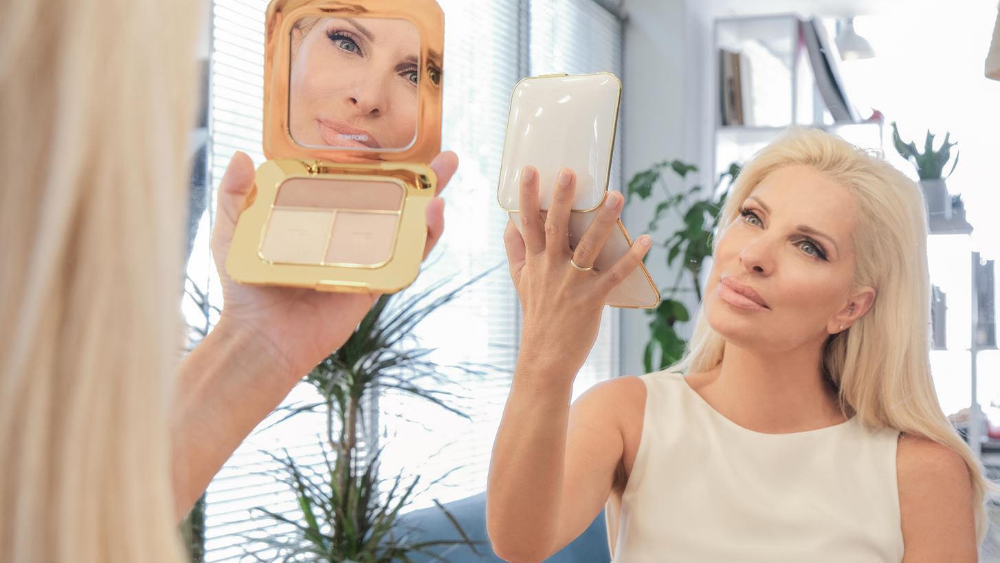 &#x3A3;&#x3C4;&#x3BF; backstage &#x3C4;&#x3B7;&#x3C2; &#x3BD;&#x3AD;&#x3B1;&#x3C2; &#x3C6;&#x3C9;&#x3C4;&#x3BF;&#x3B3;&#x3C1;&#x3AC;&#x3C6;&#x3B7;&#x3C3;&#x3B7;&#x3C2; &#x3C4;&#x3B7;&#x3C2; &#x395;&#x3BB;&#x3AD;&#x3BD;&#x3B7;&#x3C2; &#x39C;&#x3B5;&#x3BD;&#x3B5;&#x3B3;&#x3AC;&#x3BA;&#x3B7;