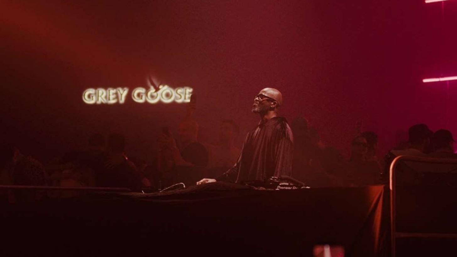 &#x395;&#x3B9;&#x3BA;&#x3CC;&#x3BD;&#x3B5;&#x3C2; &#x3B1;&#x3C0;&#x3CC; &#x3C4;&#x3BF; &#x3B1;&#x3BE;&#x3AD;&#x3C7;&#x3B1;&#x3C3;&#x3C4;&#x3BF; party &#x3C4;&#x3B7;&#x3C2; Grey Goose &#x3BC;&#x3B5; &#x3C4;&#x3BF;&#x3BD; Black Coffee