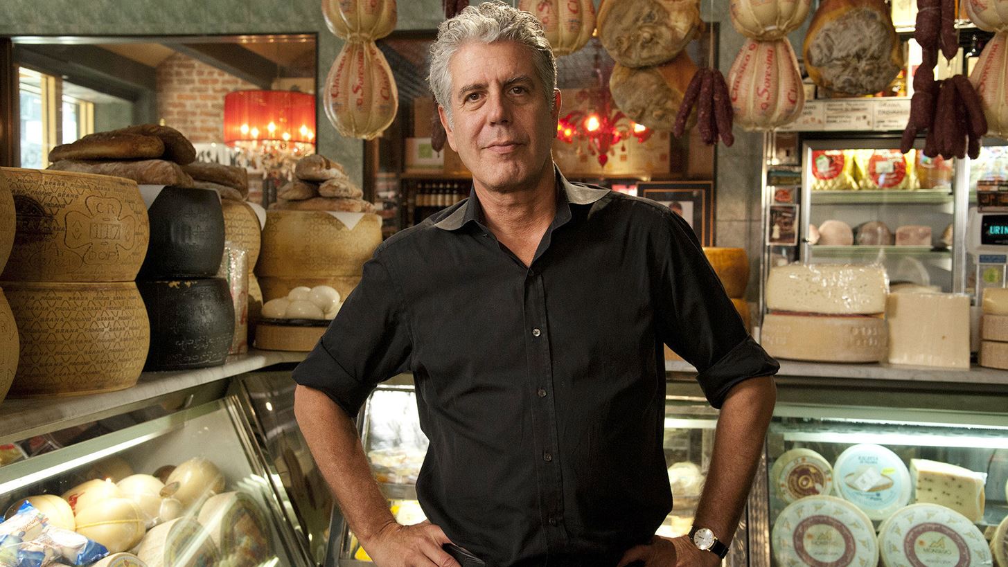 Anthony Bourdain | &#x397; playlist &#x3BC;&#x3B5; 25 &#x3B1;&#x3B3;&#x3B1;&#x3C0;&#x3B7;&#x3BC;&#x3AD;&#x3BD;&#x3B1; &#x3C4;&#x3C1;&#x3B1;&#x3B3;&#x3BF;&#x3CD;&#x3B4;&#x3B9;&#x3B1; &#x3C0;&#x3BF;&#x3C5; &#x3B8;&#x3B1; &#x3C3;&#x3B5; &#x3C3;&#x3C5;&#x3BD;&#x3BF;&#x3B4;&#x3B5;&#x3CD;&#x3C3;&#x3B5;&#x3B9; &#x3C3;&#x3C4;&#x3B7;&#x3BD; &#x3BA;&#x3BF;&#x3C5;&#x3B6;&#x3AF;&#x3BD;&#x3B1;