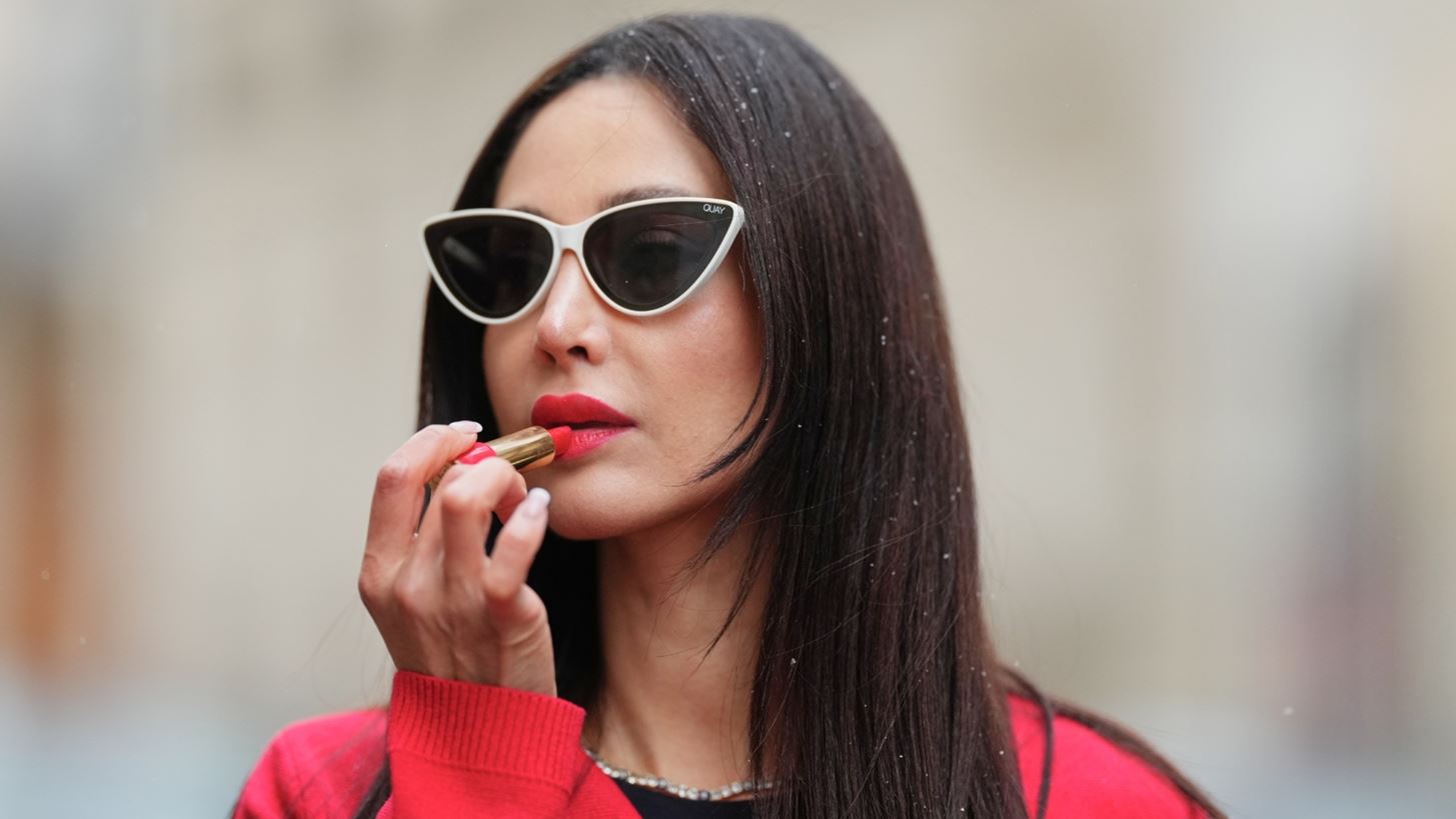 Αυτό το πανεύκολο χτένισμα θα σε σώσει τις μέρες που δεν έχεις λούσει τα μαλλιά σου