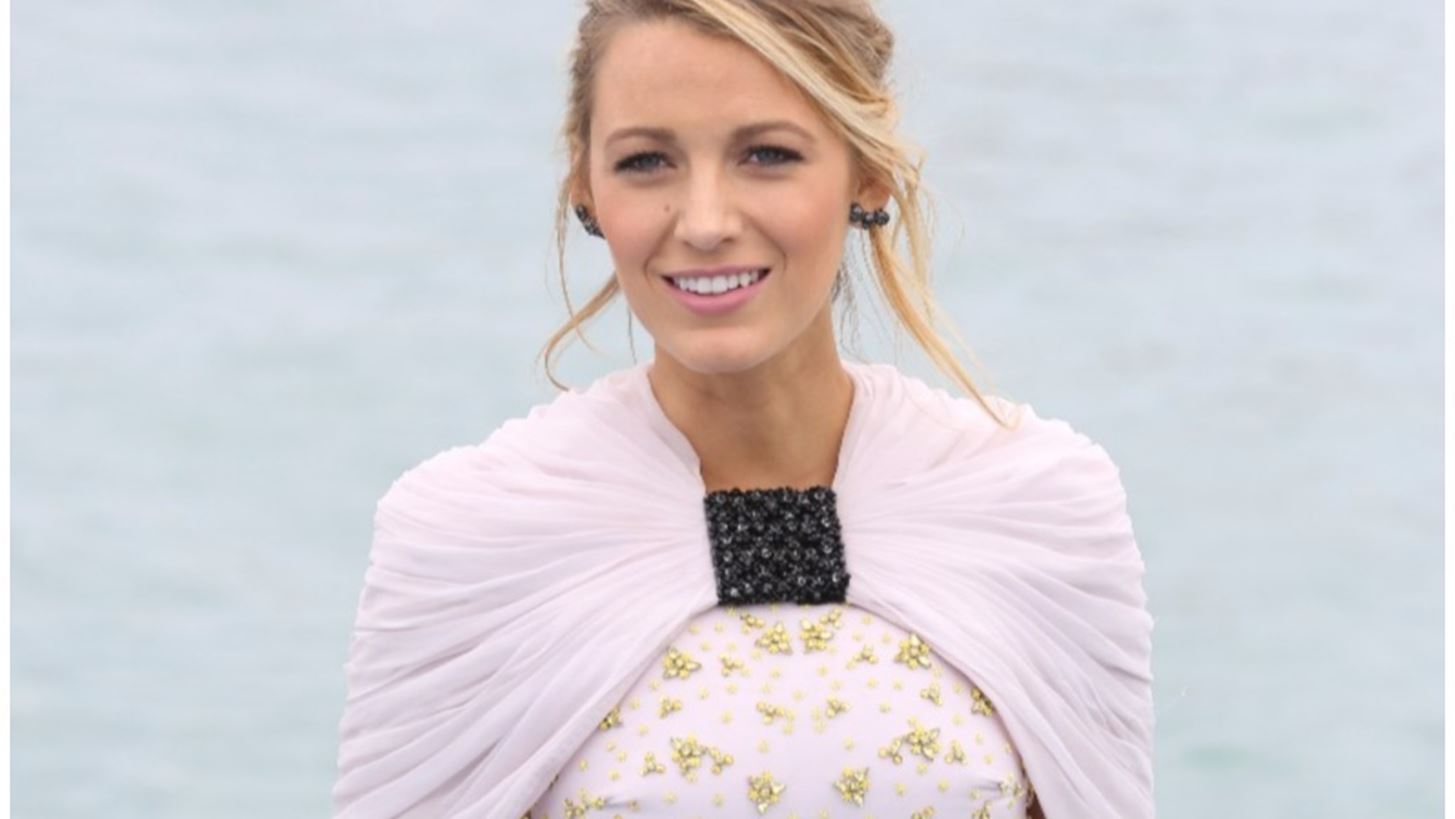 Blake Lively: &#x39C;&#x3B1;&#x3C2; &#x3B4;&#x3B5;&#x3AF;&#x3C7;&#x3BD;&#x3B5;&#x3B9; &#x3C4;&#x3B7; &#x3C3;&#x3C5;&#x3BB;&#x3BB;&#x3BF;&#x3B3;&#x3AE; &#x3C4;&#x3B7;&#x3C2; &#x3B1;&#x3C0;&#x3CC; &#x3C0;&#x3B1;&#x3C0;&#x3BF;&#x3CD;&#x3C4;&#x3C3;&#x3B9;&#x3B1; &#x3BA;&#x3B1;&#x3B9; &#x3B6;&#x3B7;&#x3BB;&#x3B5;&#x3CD;&#x3BF;&#x3C5;&#x3BC;&#x3B5; &#x3AE;&#x3B4;&#x3B7;