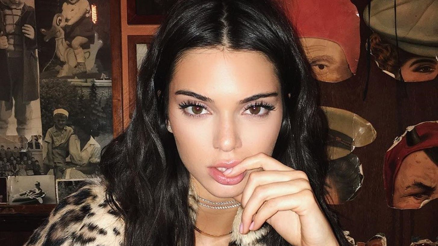 &#x397; Kendall Jenner &#x3BC;&#x3B5; &#x3BF;mbr&#xE9; &#x3BC;&#x3B1;&#x3BB;&#x3BB;&#x3B9;&#x3AC; &#x3BC;&#x3B1;&#x3C2; &#x3B8;&#x3CD;&#x3BC;&#x3B9;&#x3C3;&#x3B5; &#x3B3;&#x3B9;&#x3B1;&#x3C4;&#x3AF; &#x3BB;&#x3B1;&#x3C4;&#x3C1;&#x3B5;&#x3CD;&#x3B1;&#x3BC;&#x3B5; &#x3C4;&#x3B7;&#x3BD; &#x3C4;&#x3AC;&#x3C3;&#x3B7; &#x3C4;&#x3BF; 2014