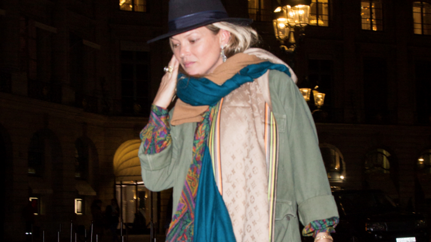 H Kate Moss &#x3AD;&#x3C7;&#x3B5;&#x3B9; &#x3C4;&#x3B7; &#x3B4;&#x3B9;&#x3BA;&#x3AE; &#x3C4;&#x3B7;&#x3C2; &#x3B5;&#x3BA;&#x3B4;&#x3BF;&#x3C7;&#x3AE; &#x3B3;&#x3B9;&#x3B1; &#x3C4;&#x3BF; parisian chic