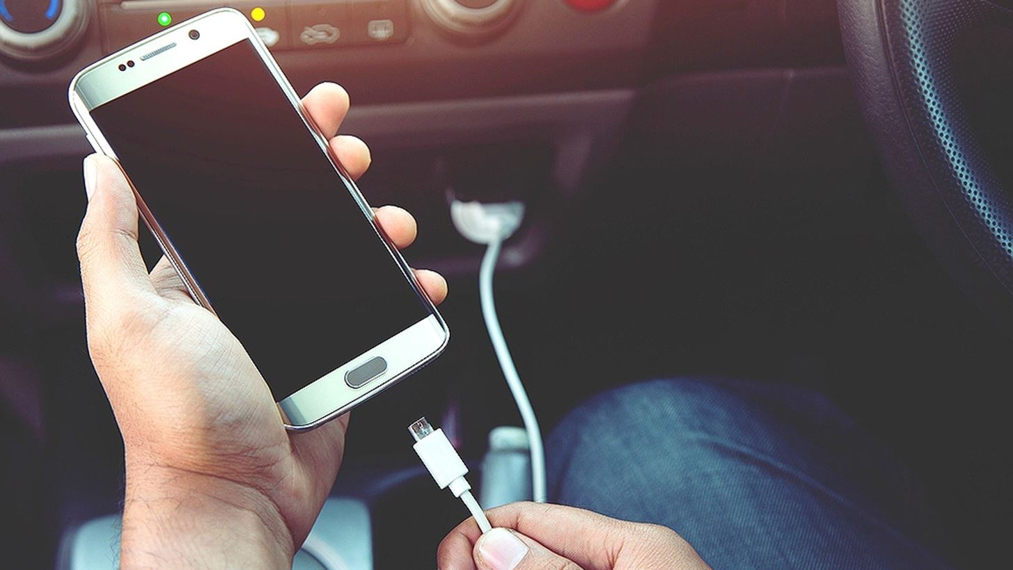 &#x393;&#x3B9;&#x3B1;&#x3C4;&#x3AF; &#x3B4;&#x3B5;&#x3BD; &#x3C0;&#x3C1;&#x3AD;&#x3C0;&#x3B5;&#x3B9; &#x3BD;&#x3B1; &#x3C6;&#x3BF;&#x3C1;&#x3C4;&#x3AF;&#x3B6;&#x3B5;&#x3B9;&#x3C2; &#x3C4;&#x3BF; smartphone &#x3C3;&#x3BF;&#x3C5; &#x3C3;&#x3C4;&#x3BF; &#x3B1;&#x3C5;&#x3C4;&#x3BF;&#x3BA;&#x3AF;&#x3BD;&#x3B7;&#x3C4;&#x3BF;