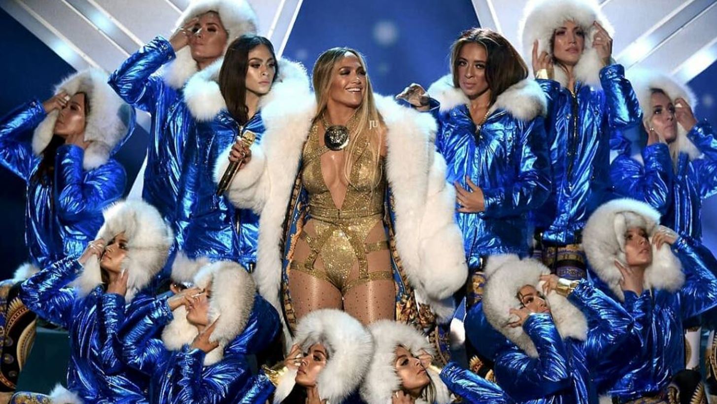 &#x393;&#x3B9;&#x3B1;&#x3C4;&#x3AF; &#x3CC;&#x3BB;&#x3BF;&#x3B9; &#x3BC;&#x3B9;&#x3BB;&#x3BF;&#x3CD;&#x3BD; &#x3B3;&#x3B9;&#x3B1; &#x3C4;&#x3B7;&#x3BD; &#x3B5;&#x3BC;&#x3C6;&#x3AC;&#x3BD;&#x3B9;&#x3C3;&#x3B7; &#x3C4;&#x3B7;&#x3C2; Jennifer Lopez &#x3C3;&#x3C4;&#x3B1; MTV VMAs;