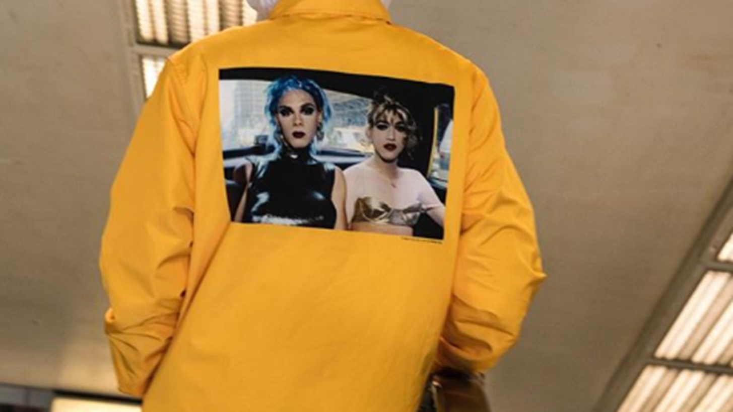 H Supreme &quot;&#x3C3;&#x3C5;&#x3BD;&#x3B5;&#x3C1;&#x3B3;&#x3AC;&#x3B6;&#x3B5;&#x3C4;&#x3B1;&#x3B9;&quot; &#x3BC;&#x3B5; &#x3C4;&#x3B7; &#x3C6;&#x3C9;&#x3C4;&#x3BF;&#x3B3;&#x3C1;&#x3AC;&#x3C6;&#x3BF; Nan Goldin &#x3B3;&#x3B9;&#x3B1; &#x3BC;&#x3B9;&#x3B1; &#x3B9;&#x3B4;&#x3B9;&#x3B1;&#x3AF;&#x3C4;&#x3B5;&#x3C1;&#x3B7; &#x3C3;&#x3C5;&#x3BB;&#x3BB;&#x3BF;&#x3B3;&#x3AE;