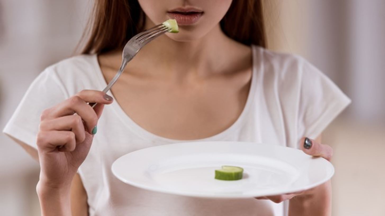 Νευρική ανορεξία: Τα βασικά χαρακτηριστικά και οι αιτίες εμφάνισής της