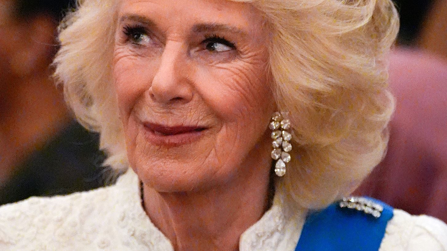 &#x392;&#x3B1;&#x3C3;&#x3AF;&#x3BB;&#x3B9;&#x3C3;&#x3C3;&#x3B1; &#x39A;&#x3B1;&#x3BC;&#x3AF;&#x3BB;&#x3B1; | &#x395;&#x3BC;&#x3C6;&#x3AC;&#x3BD;&#x3B9;&#x3C3;&#x3B7;-&#x3AD;&#x3BA;&#x3C0;&#x3BB;&#x3B7;&#x3BE;&#x3B7; &#x3BC;&#x3B5; &#x3C4;&#x3B7; &#x3BD;&#x3C5;&#x3C6;&#x3B9;&#x3BA;&#x3AE; &#x3C4;&#x3B9;&#x3AC;&#x3C1;&#x3B1; &#x3C4;&#x3B7;&#x3C2; &#x3C0;&#x3C1;&#x3B9;&#x3B3;&#x3BA;&#x3AF;&#x3C0;&#x3B9;&#x3C3;&#x3C3;&#x3B1;&#x3C2; &#x395;&#x3C5;&#x3B3;&#x3B5;&#x3BD;&#x3AF;&#x3B1;&#x3C2;, &#x3C3;&#x3B5; &#x3B4;&#x3B5;&#x3BE;&#x3AF;&#x3C9;&#x3C3;&#x3B7; &#x3C3;&#x3C4;&#x3BF; Winsdor