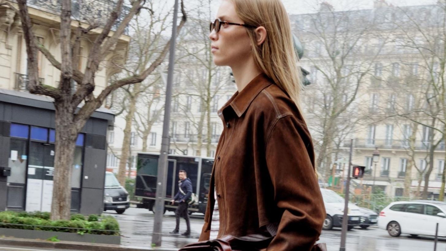 &#x391;&#x3C5;&#x3C4;&#x3AE; &#x3B7; midi &#x3C6;&#x3BF;&#x3CD;&#x3C3;&#x3C4;&#x3B1; &#x3B1;&#x3C0;&#x3CC; &#x3C4;&#x3B7; Massimo Dutti &#x3B5;&#x3AF;&#x3BD;&#x3B1;&#x3B9; &#x3C4;&#x3BF; &#x3C1;&#x3BF;&#x3CD;&#x3C7;&#x3BF; &#x3C0;&#x3BF;&#x3C5; &#x3B8;&#x3B1; &#x3C6;&#x3AD;&#x3C1;&#x3B5;&#x3B9; &#x3C4;&#x3B7;&#x3BD; &#x3AC;&#x3BD;&#x3BF;&#x3B9;&#x3BE;&#x3B7; &#x3C3;&#x3C4;&#x3B9;&#x3C2; &#x3B5;&#x3BC;&#x3C6;&#x3B1;&#x3BD;&#x3AF;&#x3C3;&#x3B5;&#x3B9;&#x3C2; &#x3C3;&#x3BF;&#x3C5;