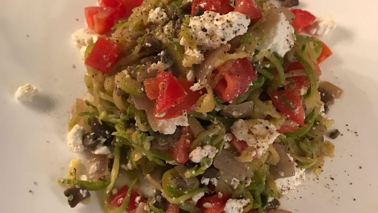 Fashion loves cooking: Zucchini noodles &#x3B1;&#x3C0;&#x3CC; &#x3C4;&#x3B7; &#x3B4;&#x3B7;&#x3BC;&#x3B9;&#x3BF;&#x3C5;&#x3C1;&#x3B3;&#x3CC; &#x3C4;&#x3BF;&#x3C5; Esiot