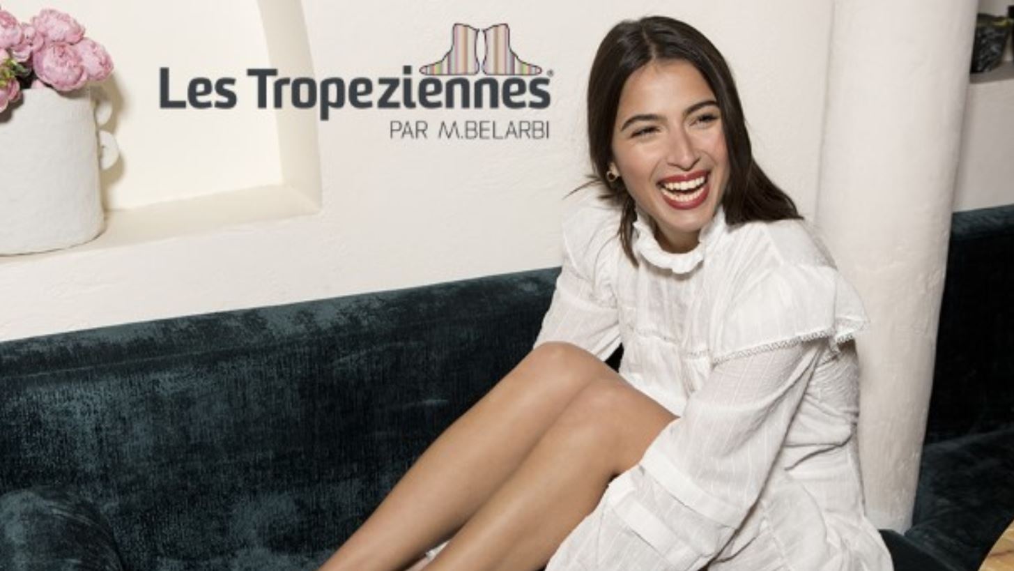 &#x397; &#x3BD;&#x3AD;&#x3B1; Les Tropeziennes &#x3C3;&#x3C5;&#x3BB;&#x3BB;&#x3BF;&#x3B3;&#x3AE; &#x3BC;&#x3B5; &#x3C3;&#x3B1;&#x3BD;&#x3B4;&#x3AC;&#x3BB;&#x3B9;&#x3B1; &#x3B8;&#x3B1; &#x3C3;&#x3B1;&#x3C2; &#x3C4;&#x3B1;&#x3BE;&#x3B9;&#x3B4;&#x3AD;&#x3C8;&#x3B5;&#x3B9; &#x3BC;&#x3AD;&#x3C7;&#x3C1;&#x3B9; &#x3C4;&#x3BF; Saint-Tropez