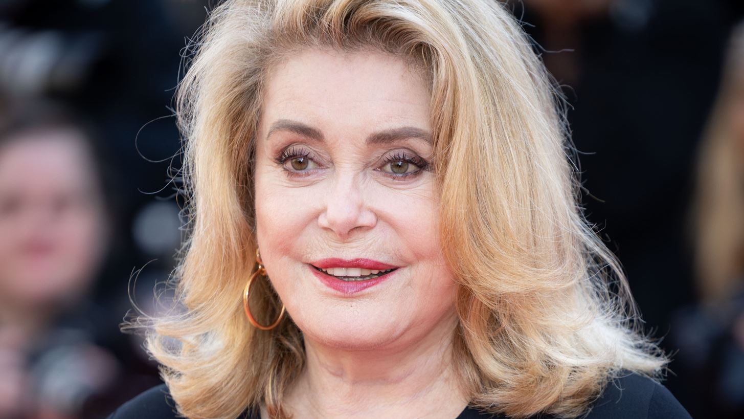 Lea Domenach | &#x3A0;&#x3CE;&#x3C2; &#x3AE;&#x3C4;&#x3B1;&#x3BD; &#x3CC;&#x3C4;&#x3B1;&#x3BD; &#x3C3;&#x3BA;&#x3B7;&#x3BD;&#x3BF;&#x3B8;&#x3B5;&#x3C4;&#x3BF;&#x3CD;&#x3C3;&#x3B5; &#x3C4;&#x3B7;&#x3BD; Catherine Deneuve