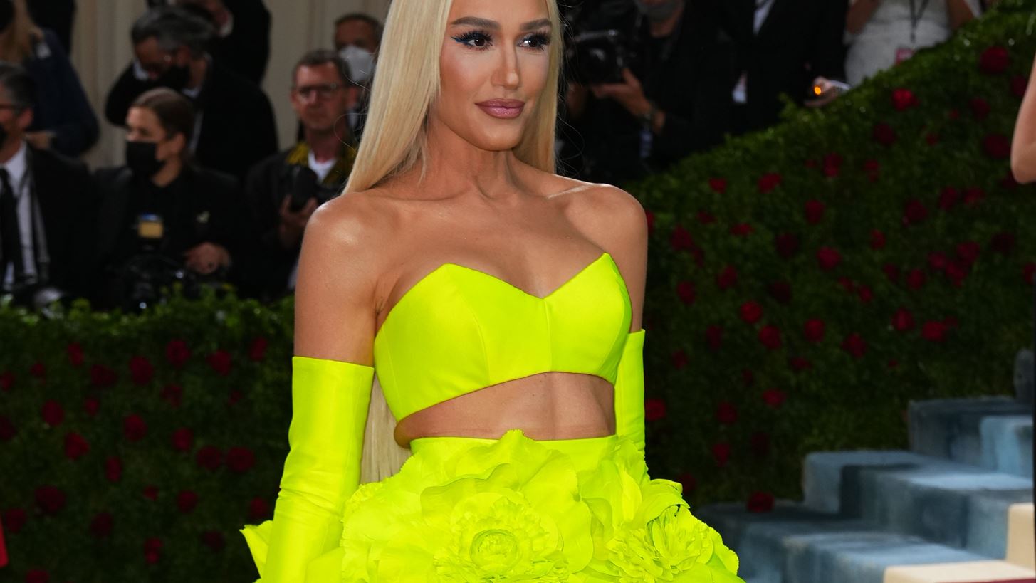 Gwen Stefani | &#x388;&#x3BA;&#x3B1;&#x3BD;&#x3B5; &#x3BC;&#x3CC;&#x3BD;&#x3B7; &#x3C4;&#x3B7;&#x3C2; &#x3C4;&#x3BF; &#x3BC;&#x3B1;&#x3BA;&#x3B9;&#x3B3;&#x3B9;&#x3AC;&#x3B6; &#x3C4;&#x3B7;&#x3C2; &#x3B3;&#x3B9;&#x3B1; &#x3C4;&#x3BF; Met Gala