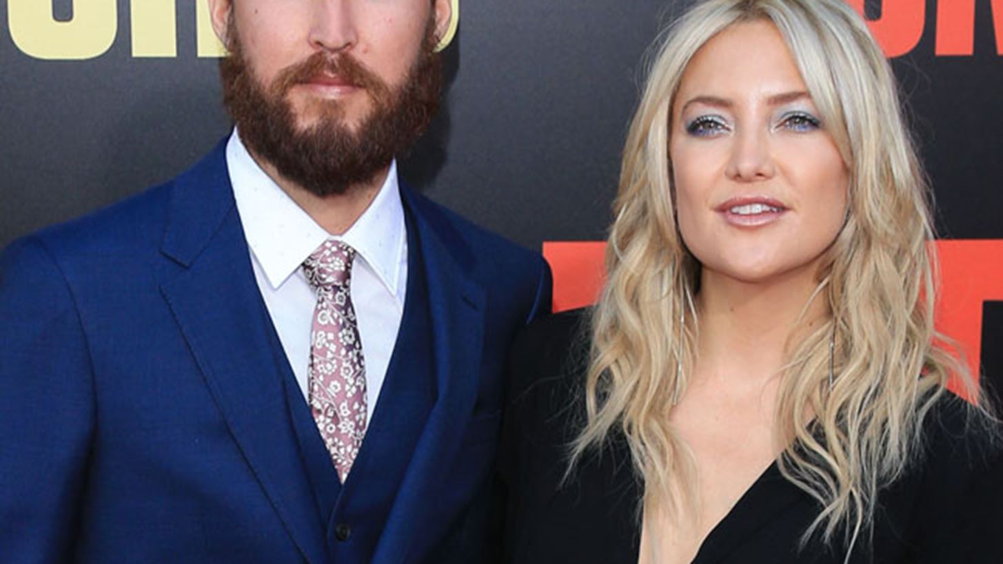 Kate Hudson: &#x3A4;&#x3B1; &#x3C4;&#x3C1;&#x3C5;&#x3C6;&#x3B5;&#x3C1;&#x3AC; &#x3C6;&#x3B9;&#x3BB;&#x3B9;&#x3AC; &#x3BC;&#x3B5; &#x3C4;&#x3BF; &#x3C3;&#x3CD;&#x3BD;&#x3C4;&#x3C1;&#x3BF;&#x3C6;&#x3BF; &#x3C4;&#x3B7;&#x3C2; &#x3C3;&#x3C4;&#x3BF; &#x3BA;&#x3CC;&#x3BA;&#x3BA;&#x3B9;&#x3BD;&#x3BF; &#x3C7;&#x3B1;&#x3BB;&#x3AF;